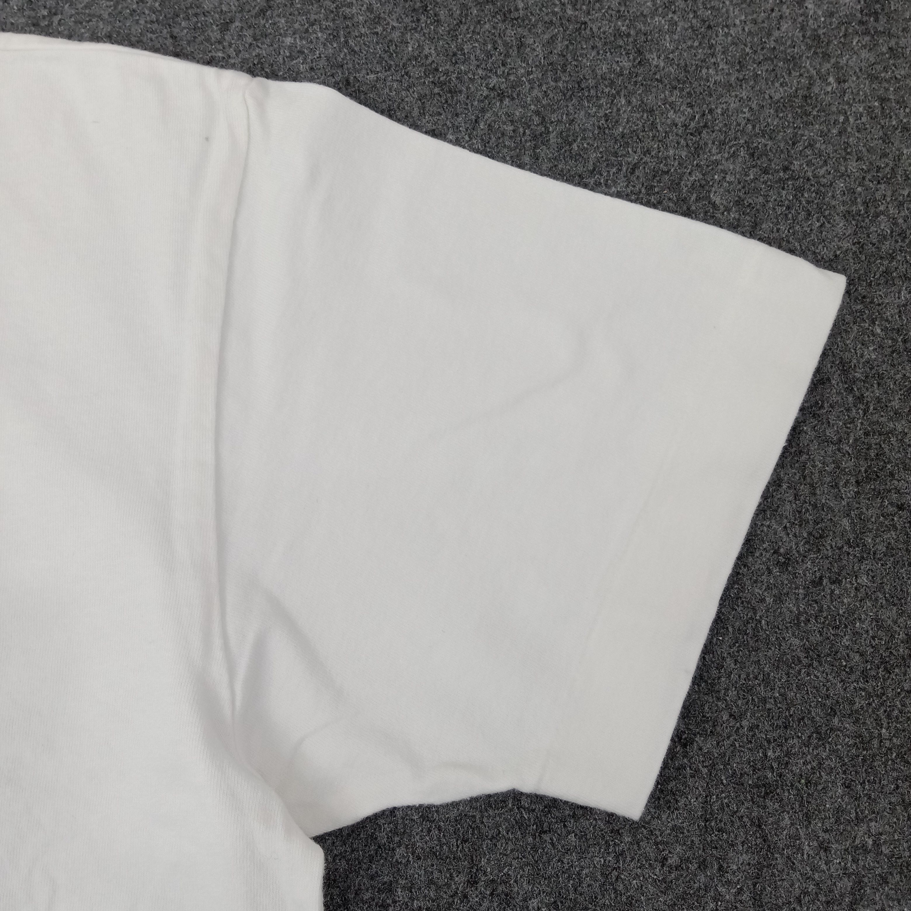 Comme des Garcons PLAY Comme Des Garcons PLAY Japan Tshirt C259N48 Size US M / EU 48-50 / 2 - 5 Thumbnail