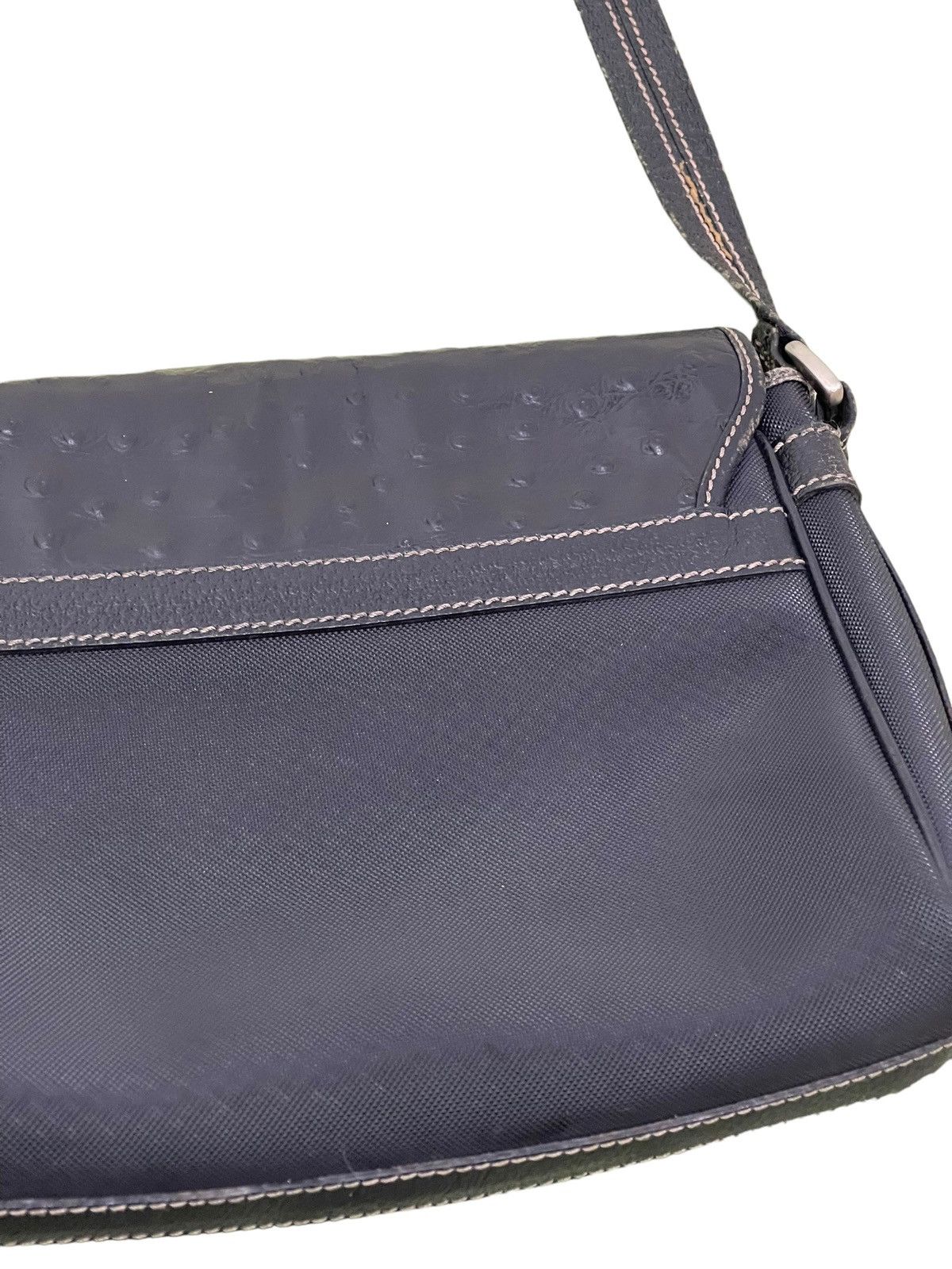Gianfranco Ferre Cross Body Vtg Gianfranco Ferre Leather Sling Bag 2🟩 Size ONE SIZE - 19 Thumbnail