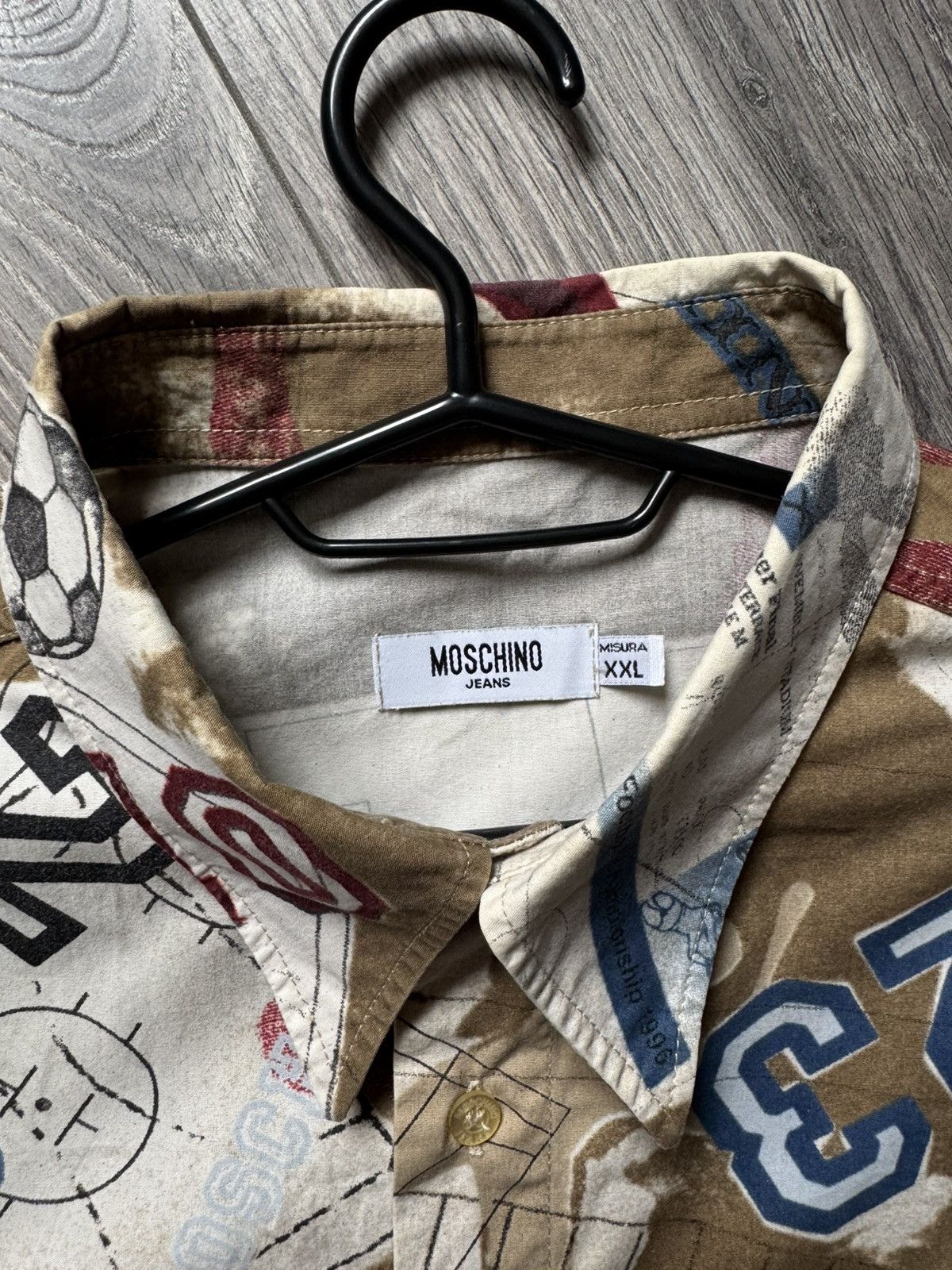 Moschino Moschino Jeans Deadstock Wembley Stadium 1996 Football shirt Size US XXL / EU 58 / 5 - 7 Thumbnail