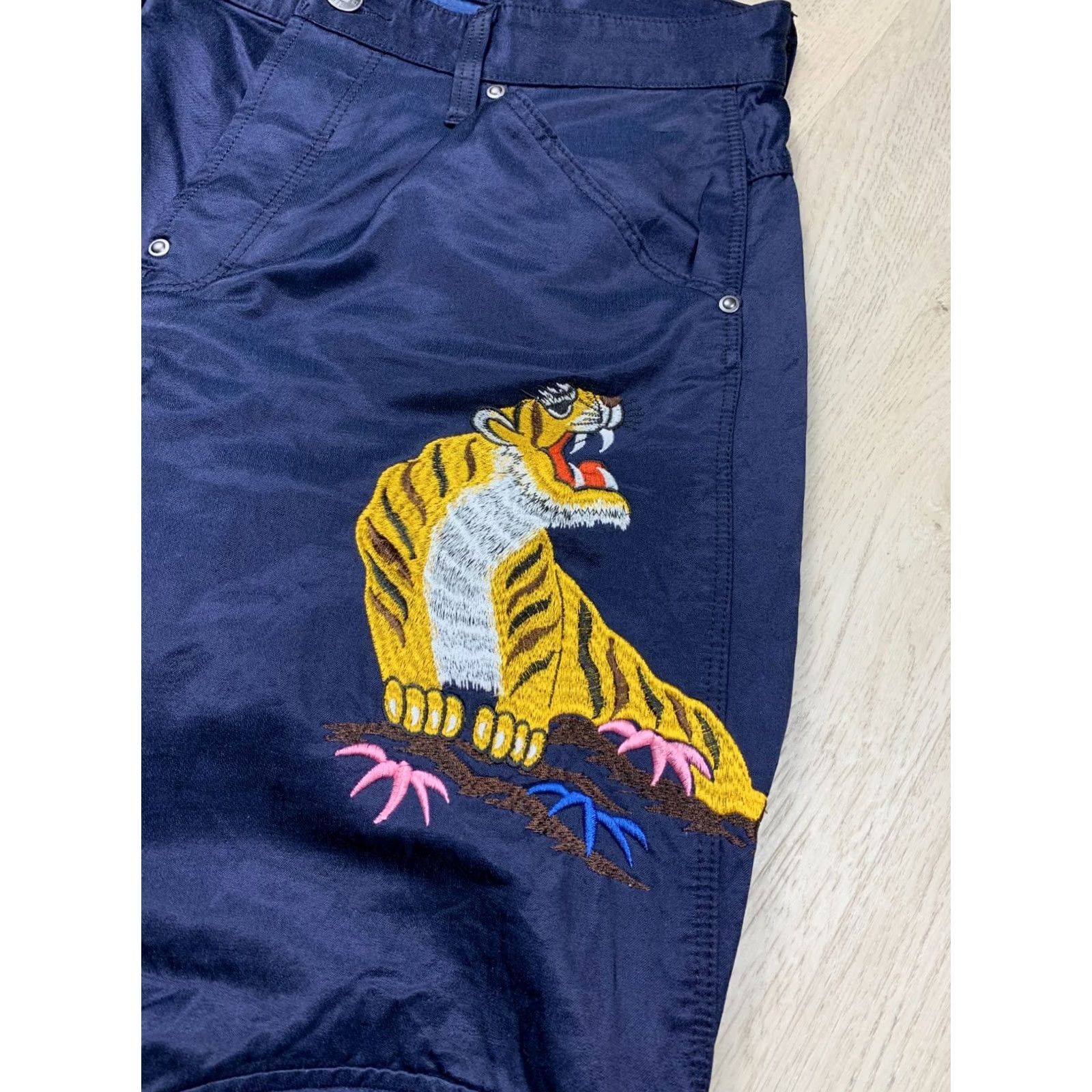 G-Star Pharrell x G Star Raw Jeans Tiger Logo Double Knee Jeans Size 32, NWOT, Blue, 3D Tapered, 32 Inseam, Regular Fit, Men Size US 32 / EU 48 - 3 Thumbnail