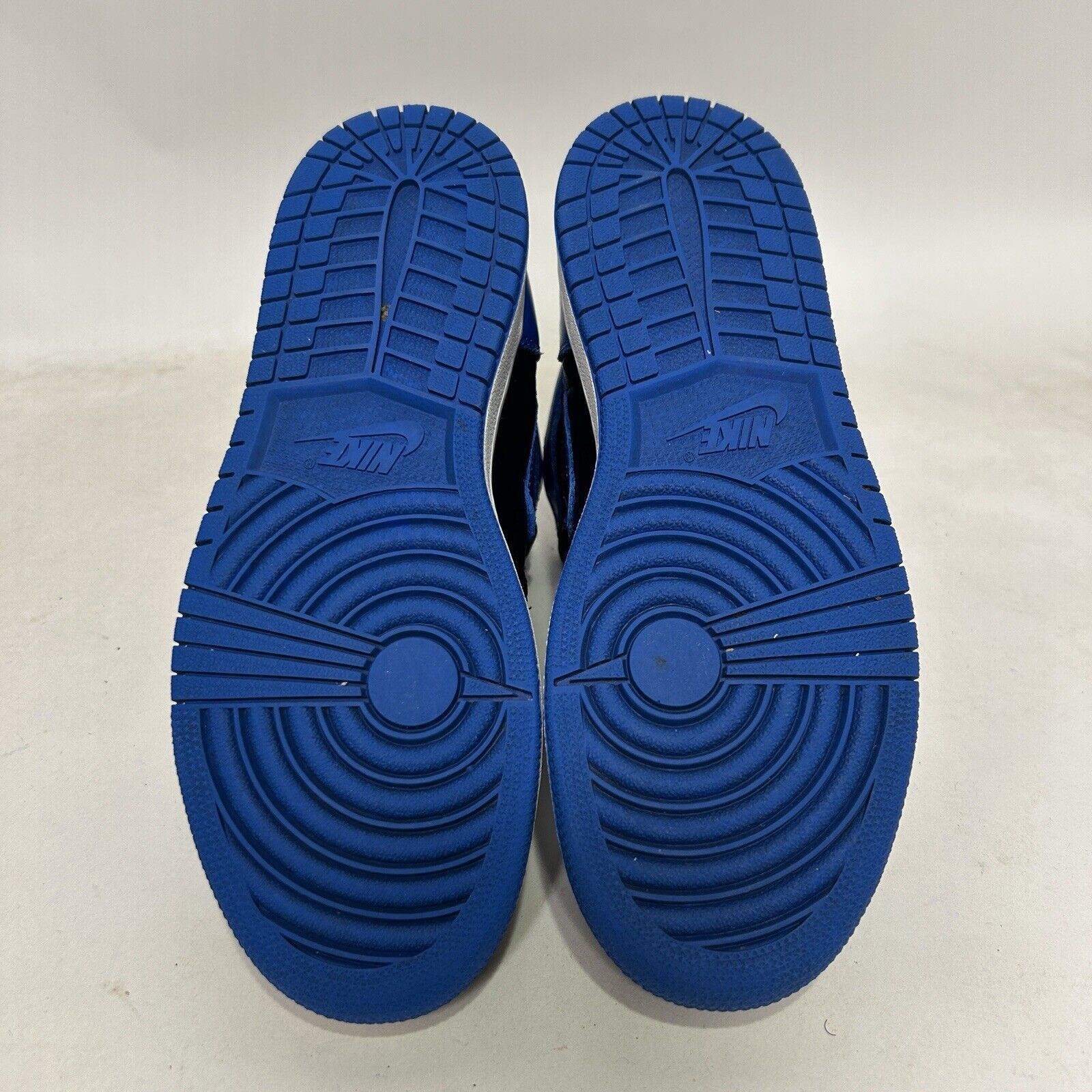 Nike Nike Shoes Air Jordan 1 Retro High OG BG “Royal” 2024 Size US 7 / IT 37 - 7 Thumbnail