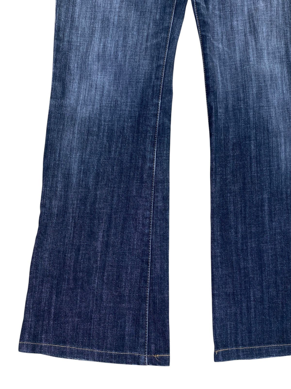 Uniqlo Uniqlo Faded Wash Style Flare Jeans Size US 28 / EU 44 - 5 Thumbnail