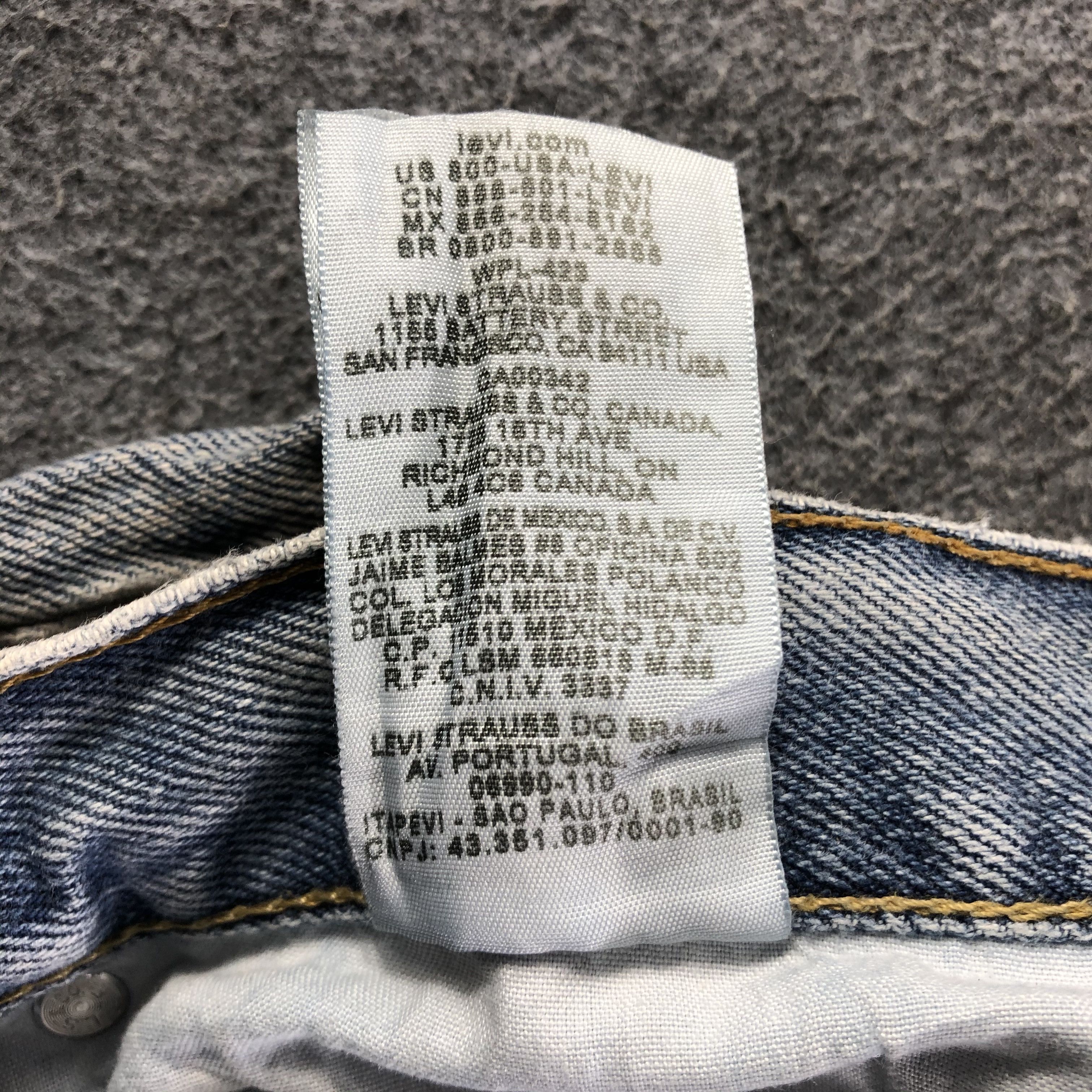 Levi's Vintage Light Wash Levis 505 Jeans-J4222 Size US 35 - 13 Thumbnail