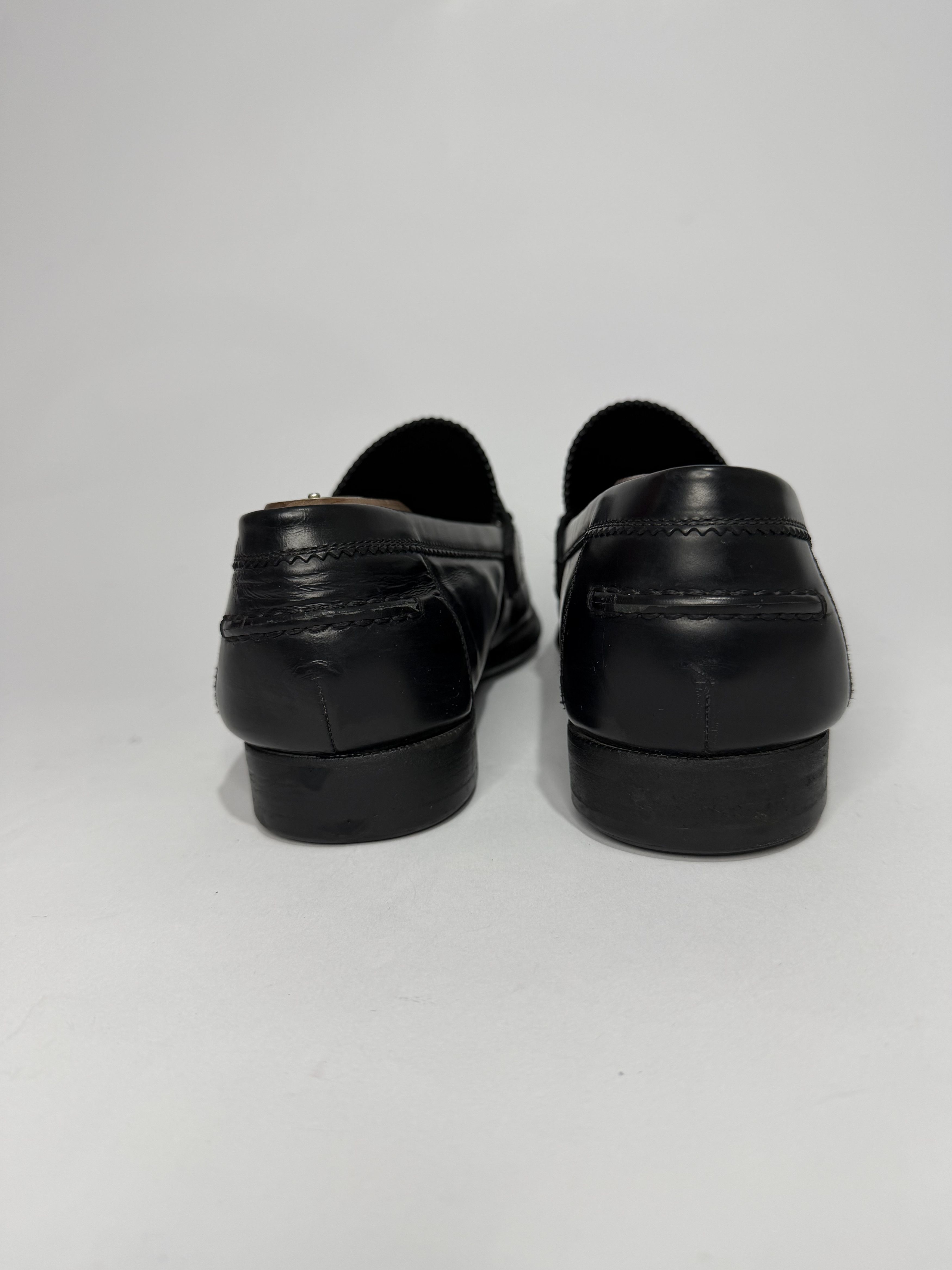 Louis Vuitton Louis Vuitton Black Glossy Leather Dress Loafers Size US 9.5 / EU 42-43 - 4 Thumbnail