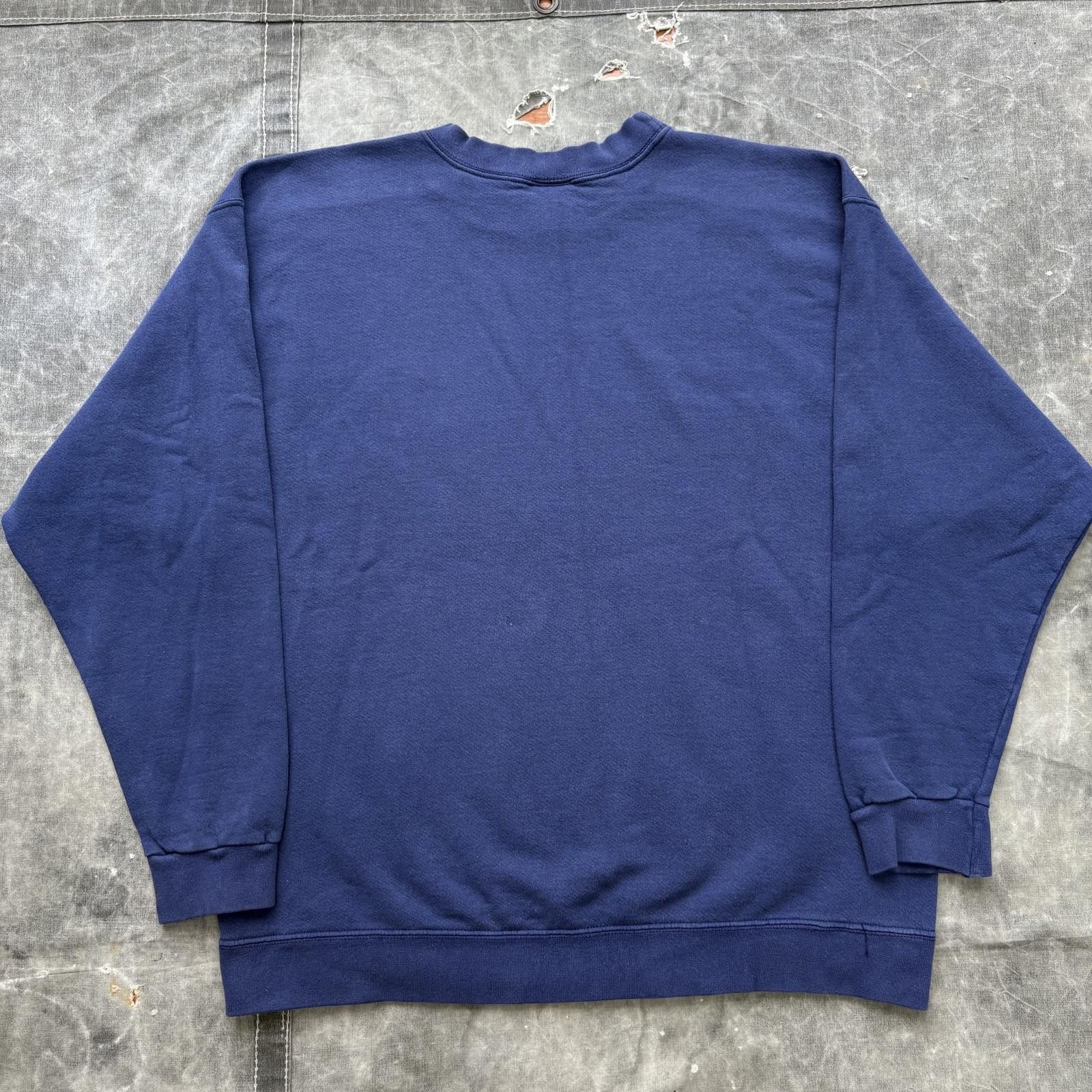 Nike Vintage 90s Blue Nike Embroidered Sportswear Sweatshirt Size US L / EU 52-54 / 3 - 6 Thumbnail