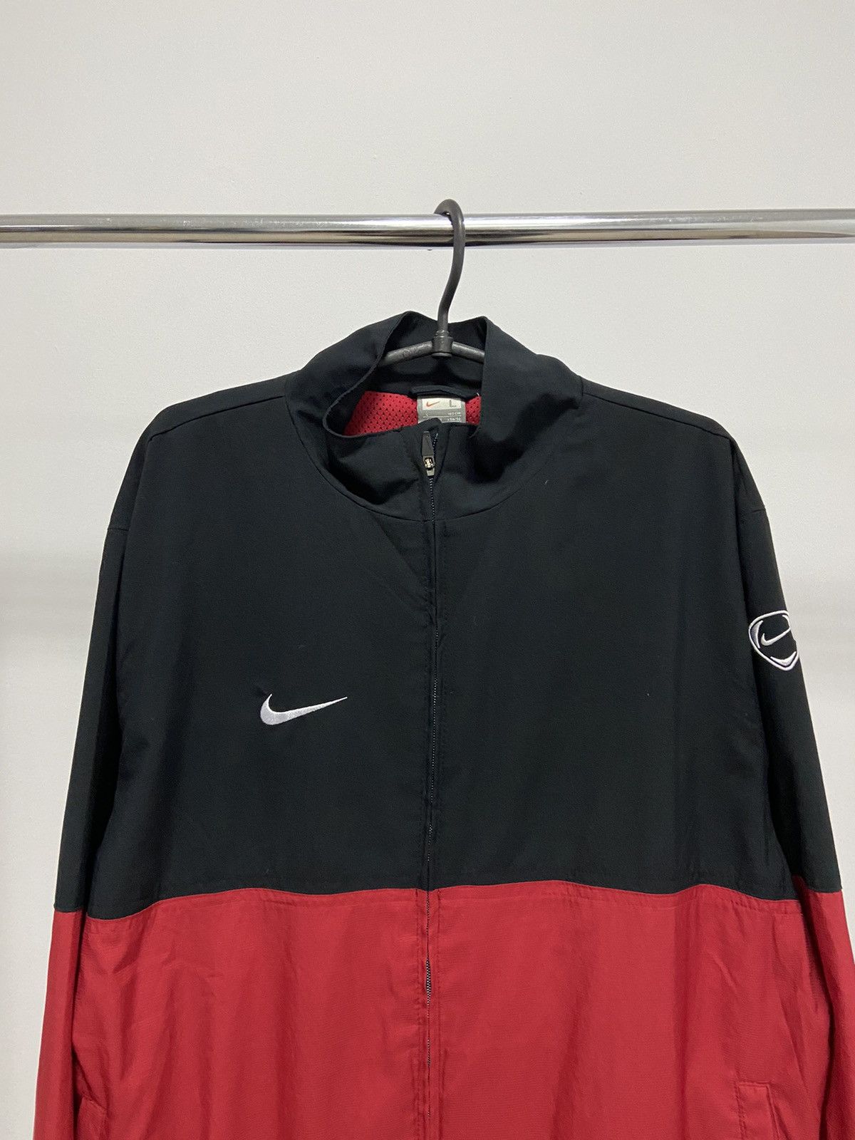 Nike × Vintage Nike Vintage Jacket Windbreaker Small Swoosh Logo 90s Size US L / EU 52-54 / 3 - 2 Thumbnail