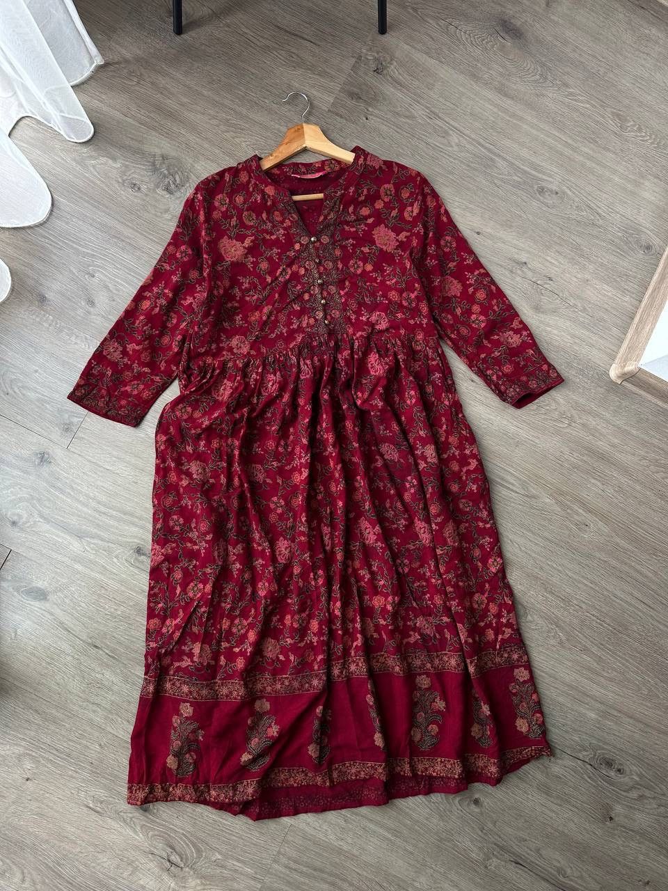 Japanese Brand × Vintage Vintage Japanese Red Flowers Rare Indian women's long Dress Size L / US 10 / IT 46 - 1 Thumbnail