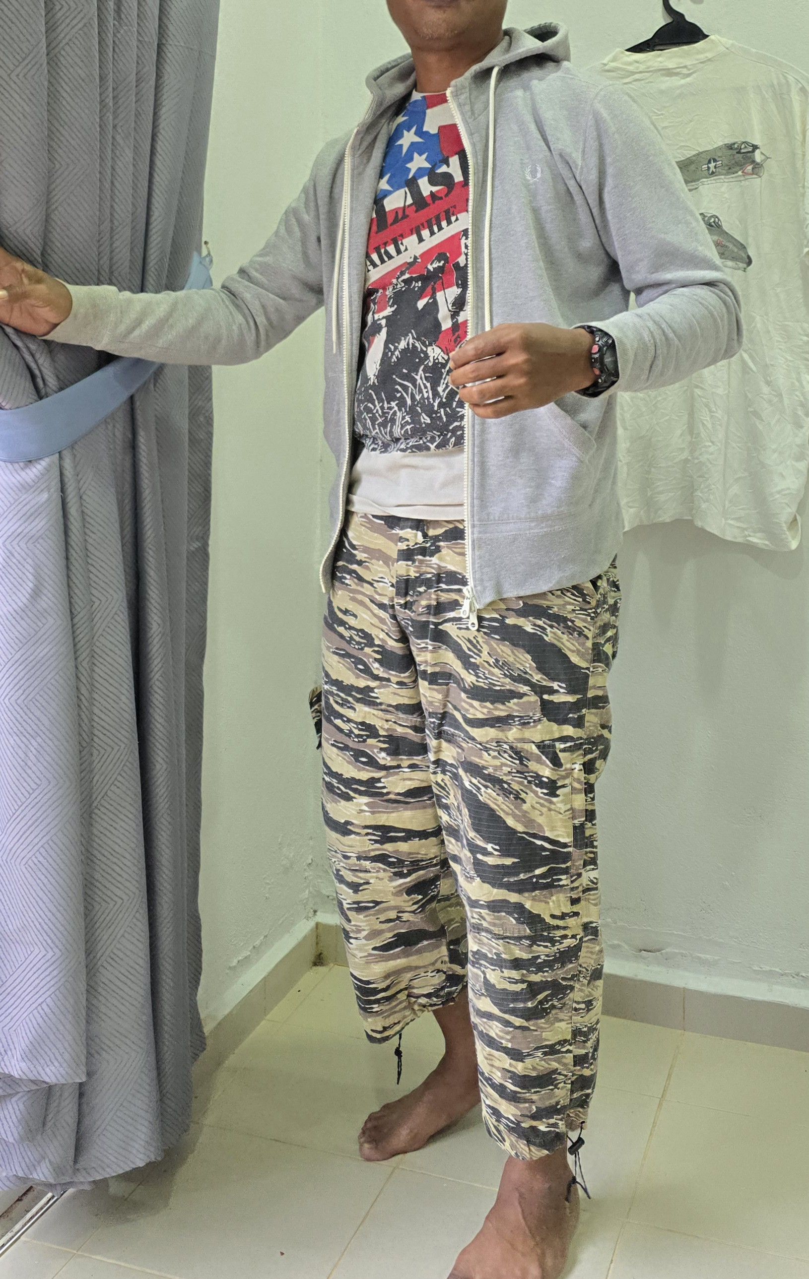 Japanese Brand Mens 3/4 Length Tiger stripe Camouflage Cargo Pants Size US 31 - 6 Thumbnail