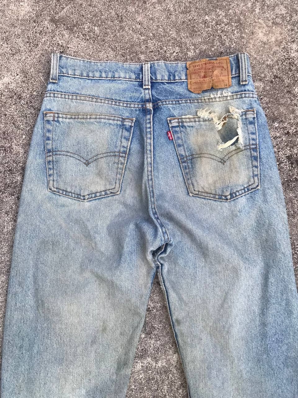 Levi's VINTAGE LEVIS 505 1983s LEVIS DISTRESSED DIRTY JEAN W29x31 Size US 29 - 12 Thumbnail