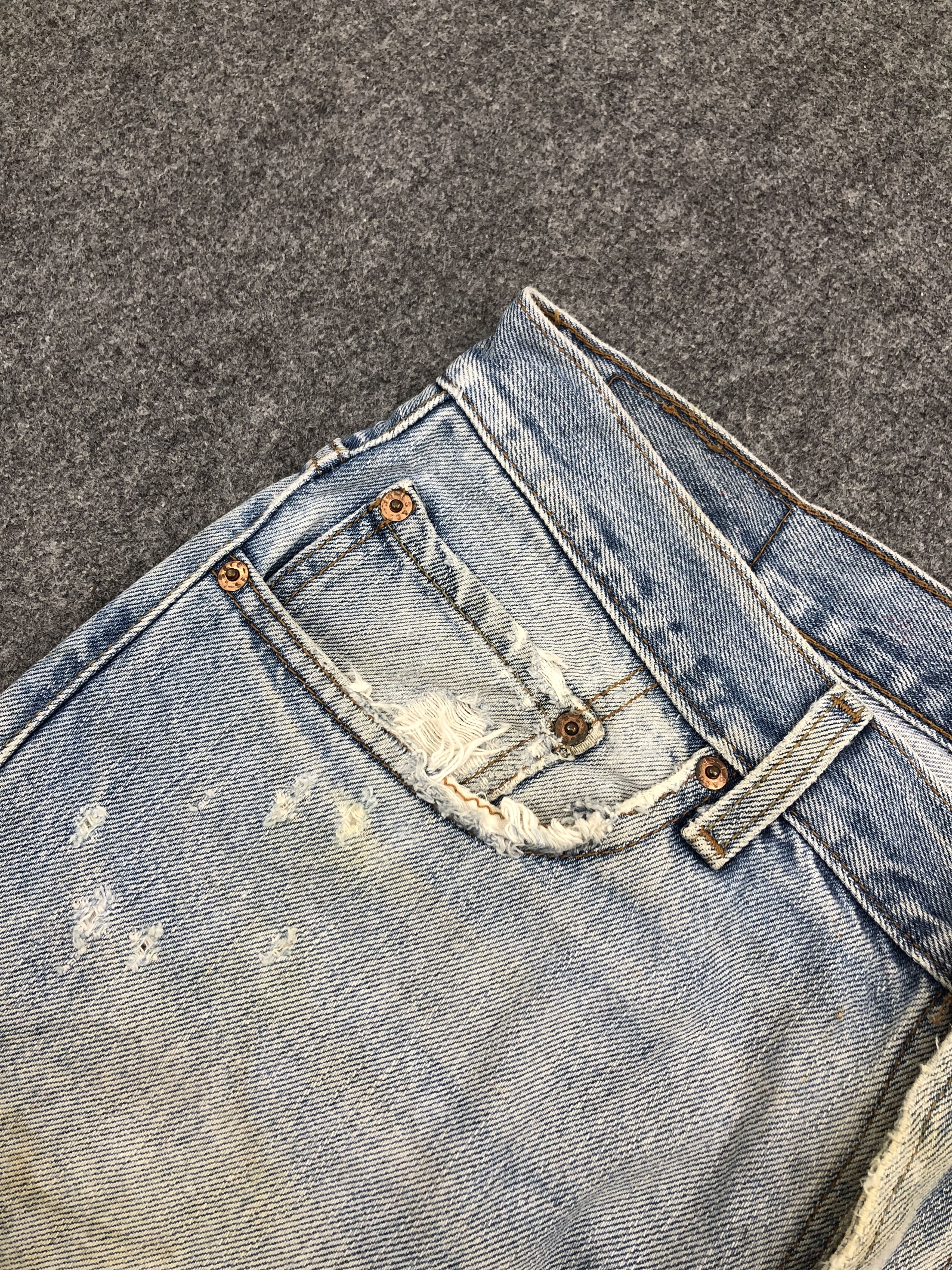 Levi's × Vintage Vintage Levis 505 Light Washed Denim Jeans Size US 33 - 12 Thumbnail