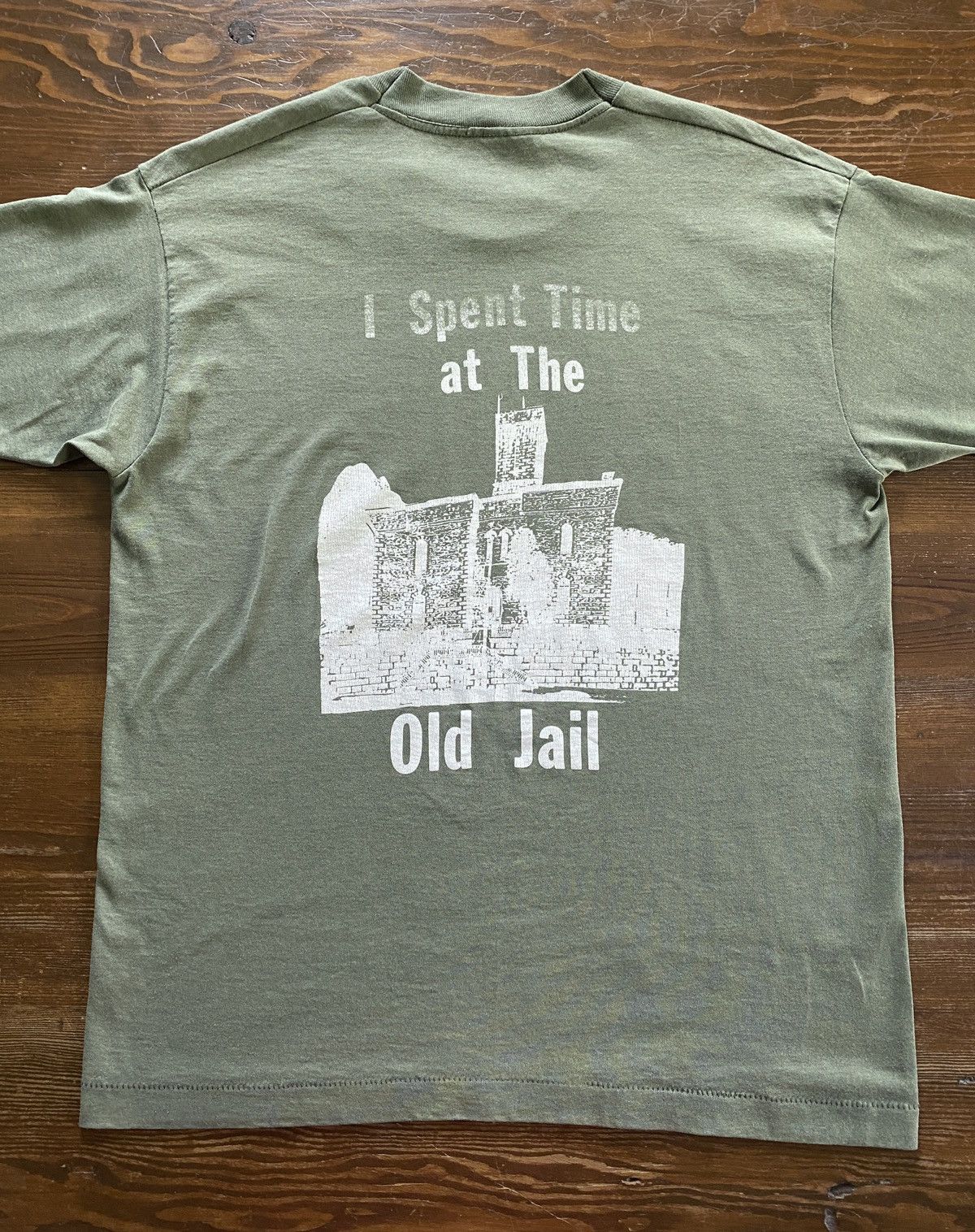 Fruit Of The Loom Vintage 90’s Old Jail Single Stitch Army Green Tee Size US L / EU 52-54 / 3 - 1 Thumbnail