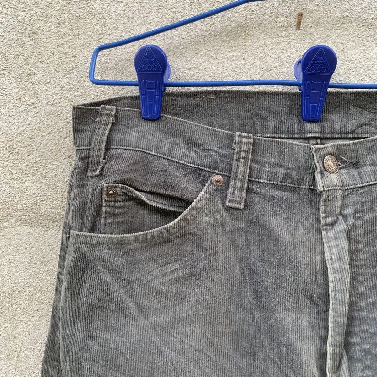 Levi's 1980’s VINTAGE LEVI’S 505 WHITETAB LEVIS CORDUROY FADED PANT Size US 32 / EU 48 - 3 Thumbnail