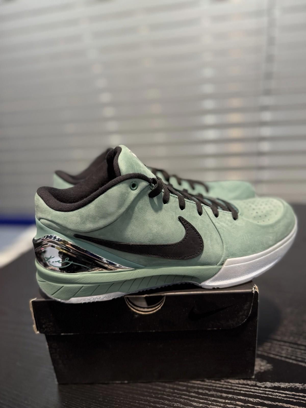Han Kjobenhavn Men’s 10.5 - Kobe 4 Protro ‘Girl Dad’ (FQ3545-300) New Size US 10.5 / EU 43-44 - 12 Thumbnail
