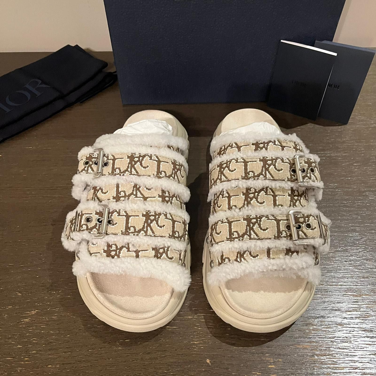 Dior × Travis Scott H-Town Sandals Shearling Embroidered in Ivory/White/Brown Size US 8 / EU 41 - 7 Thumbnail
