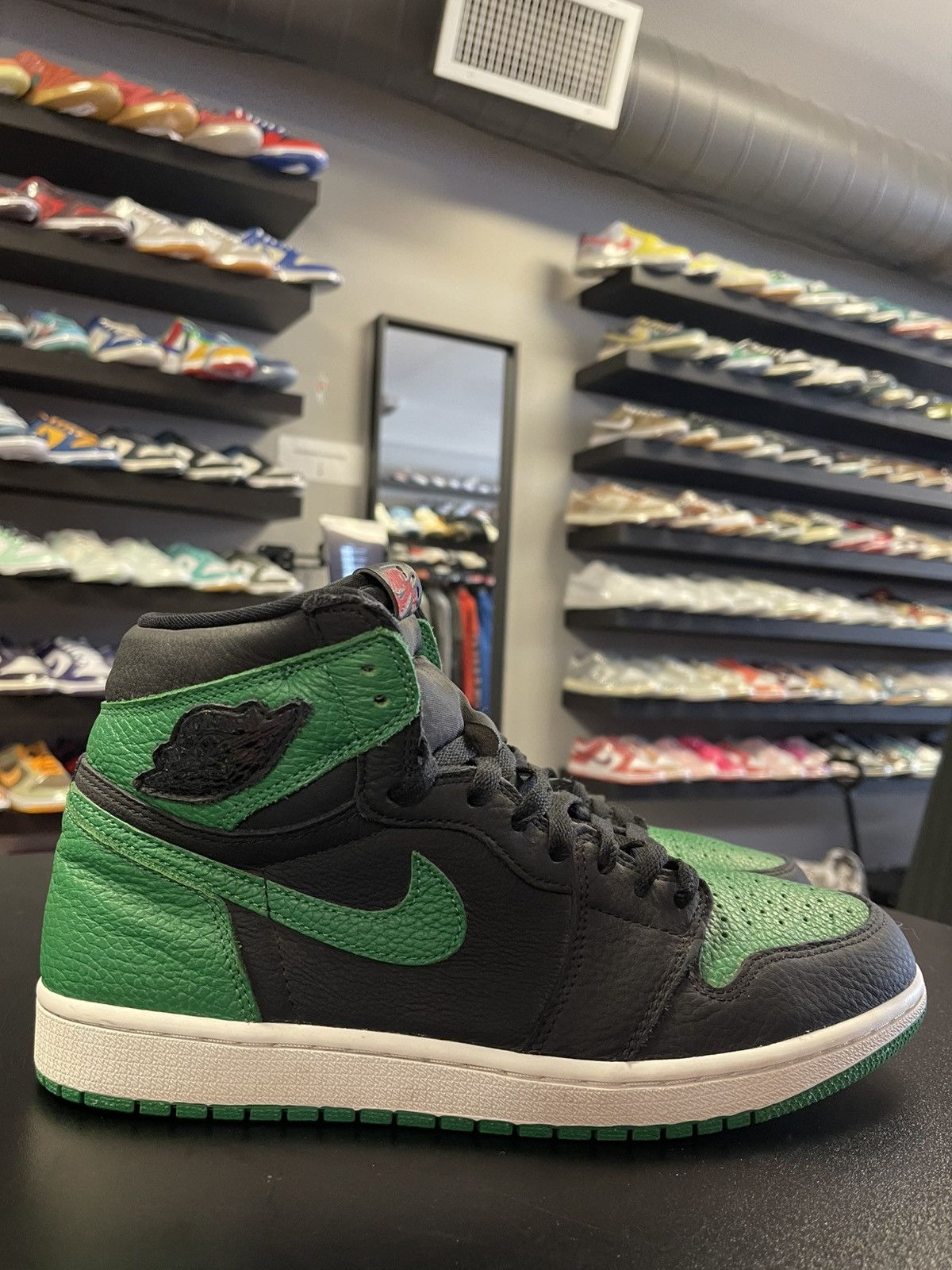 Jordan Brand Size 10.5 - Jordan 1 Retro High Pine Green Black Clean! Size US 10.5 / EU 43-44 - 3 Thumbnail