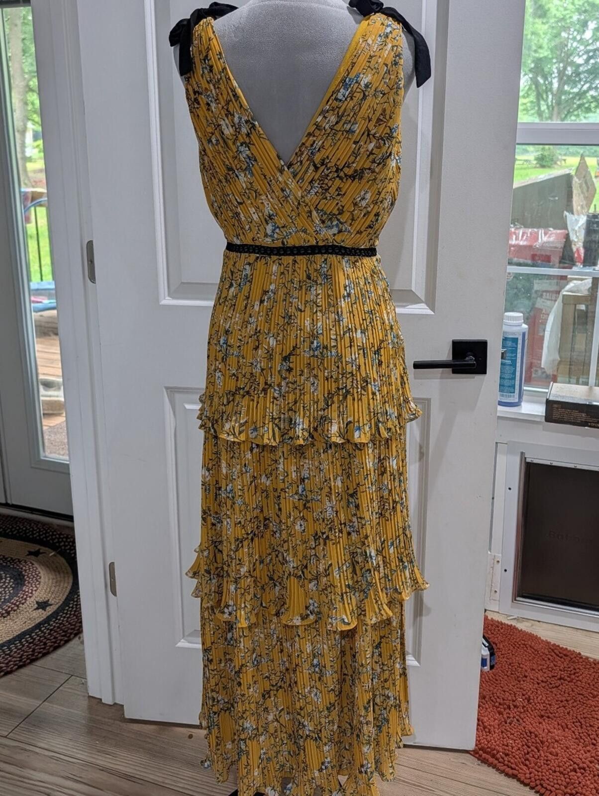 Lulus Lulu's Yellow Floral Pleated Tiered Maxi Dress Size S / US 4 / IT 40 - 5 Thumbnail