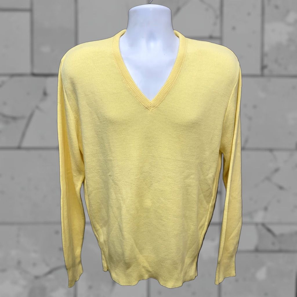 Vintage Robert Bruce Mens Yellow V-Neck Acrylic Sweater Large USA Made Size US L / EU 52-54 / 3 - 1 Thumbnail