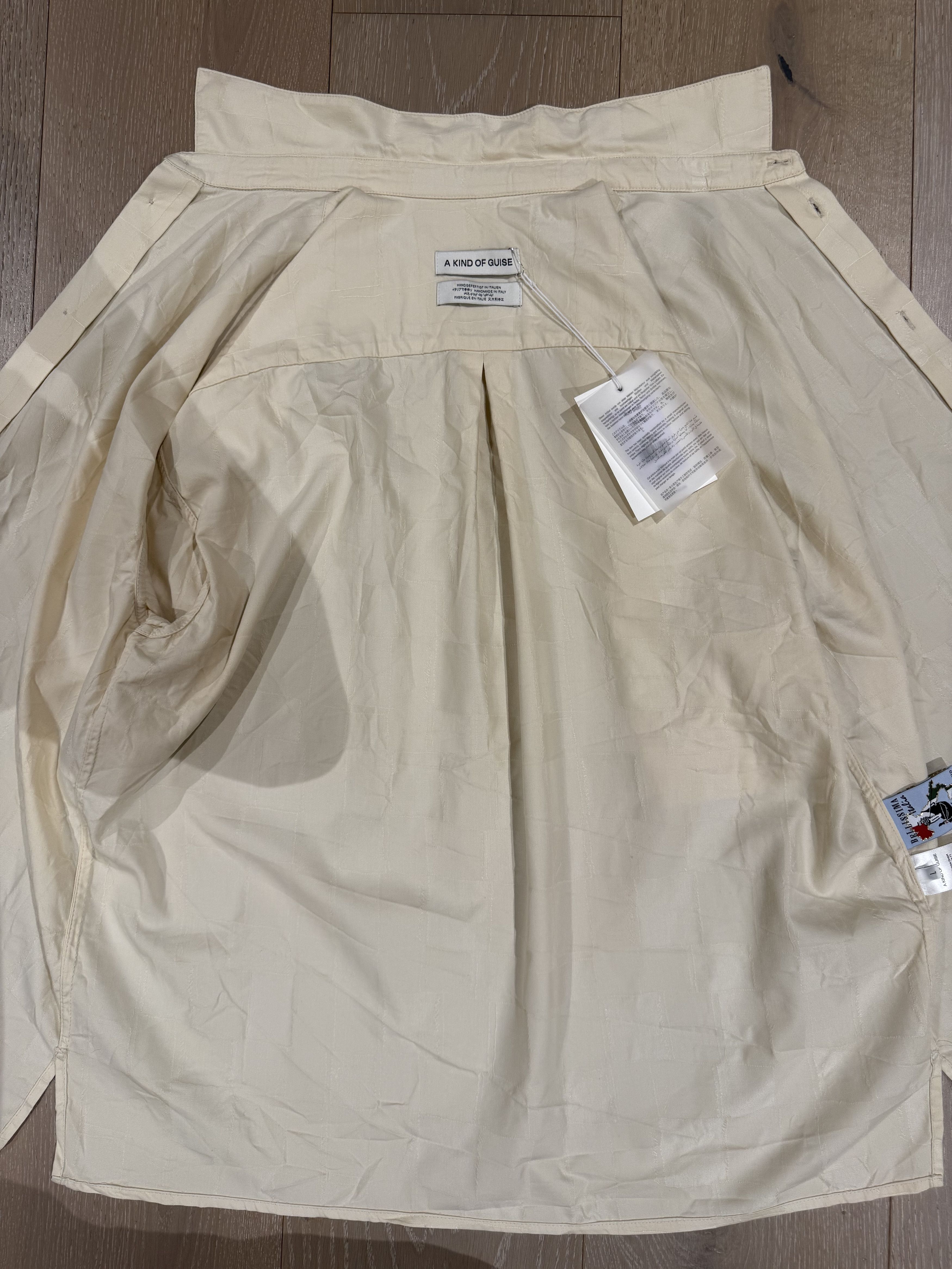 A Kind Of Guise 💚 SS24 A Kind Of Guise Elio Shirt Cubed Ivory Large NEW Size US L / EU 52-54 / 3 - 14 Thumbnail
