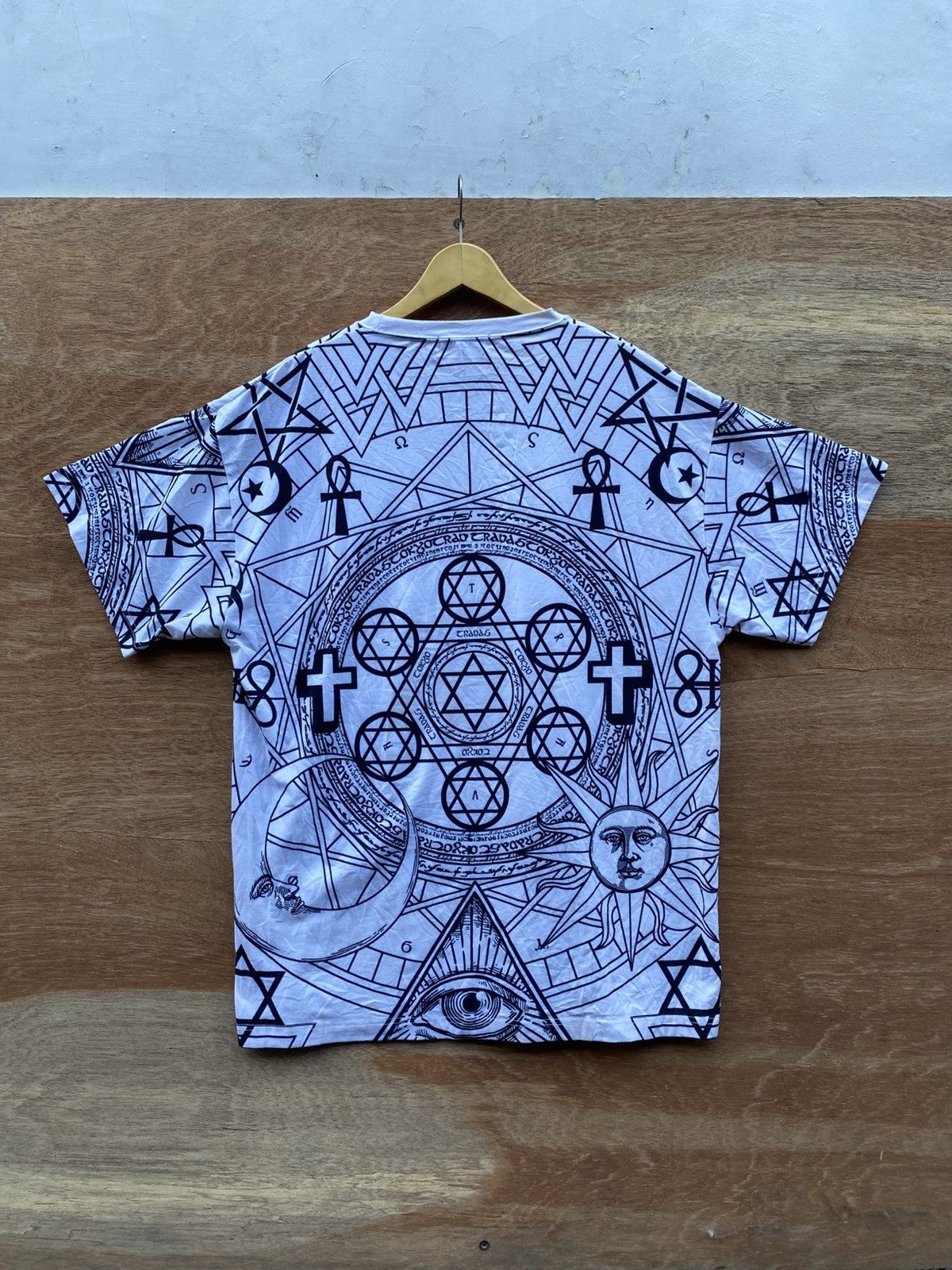 Japanese Brand Travas tokyo all over print occult tshirt Size US XL / EU 56 / 4 - 2 Thumbnail