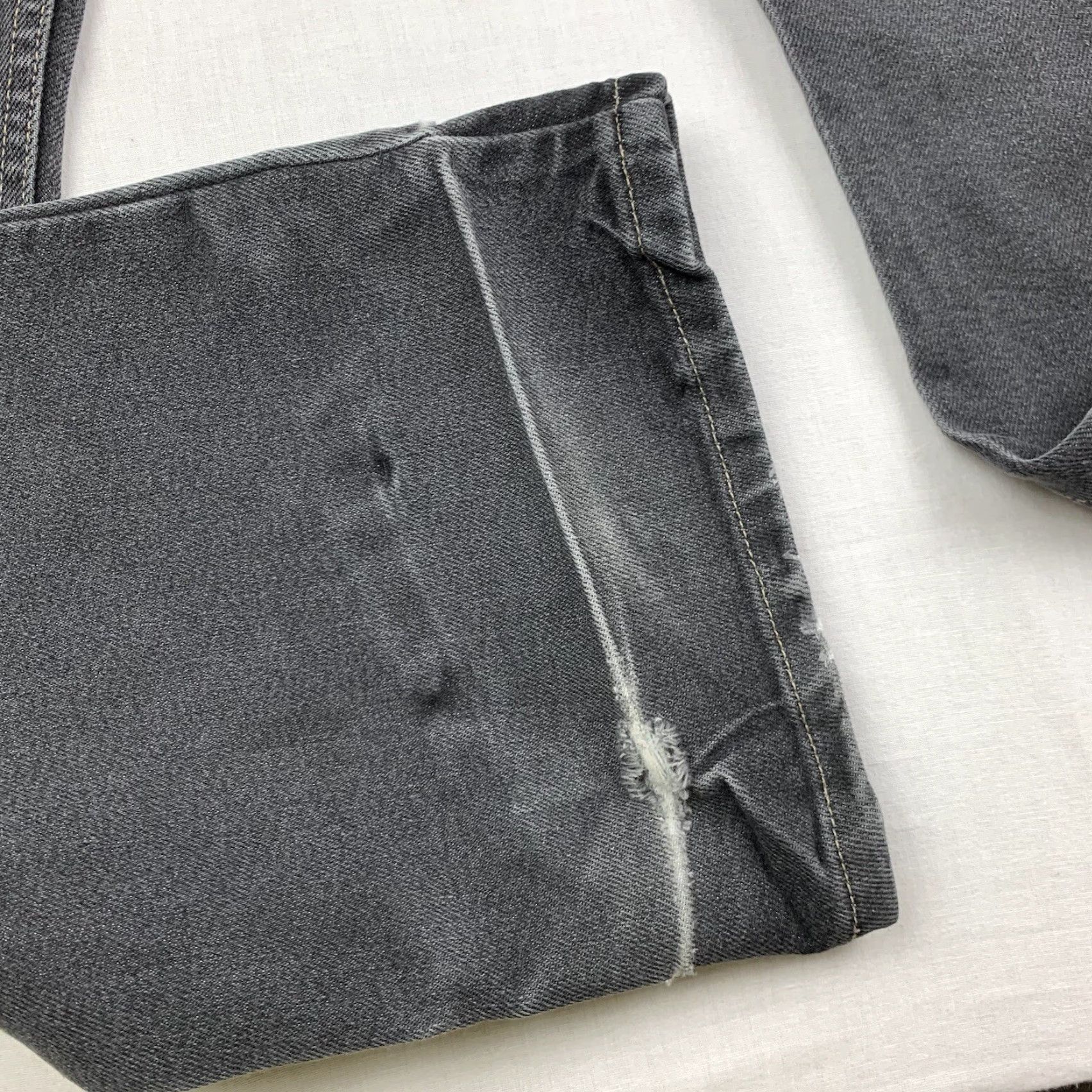 Levi's VINTAGE Levi's 515 Jeans Womens 16 Tall Bootcut Black Grunge Y2K USA 32.5 Inseam Juniors? Size 38" / US 16 / IT 52 - 2 Thumbnail