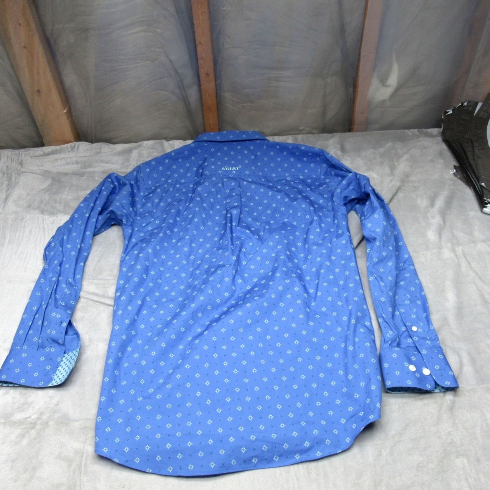 Ariat Ariat Shirt Men S Small Blue Geometric Fitted Long Sleeve Wrinkle Resistant Button-Up with Pockets Size US S / EU 44-46 / 1 - 2 Thumbnail