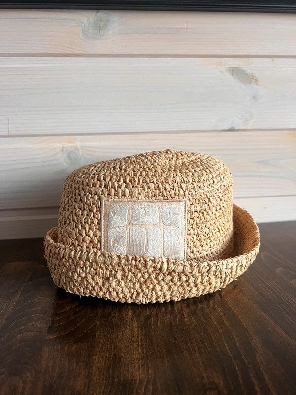 Raffia hat