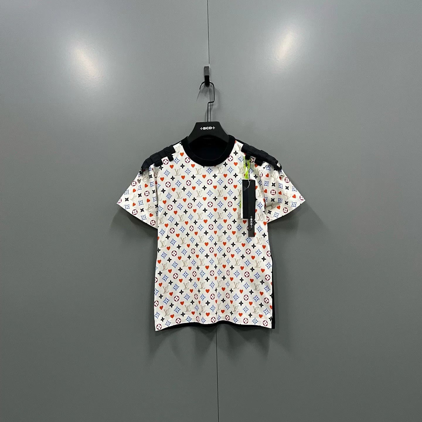 Louis Vuitton louis vuitton love print logo short sleeve tee Size L / US 10 / IT 46 - 1 Thumbnail
