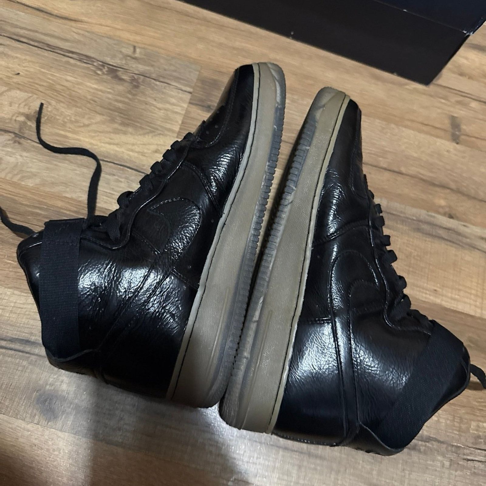 Nike 2011 Nike Air Force 1 High Premium LE Crackle Patent Black Size US 10 / EU 43 - 6 Thumbnail