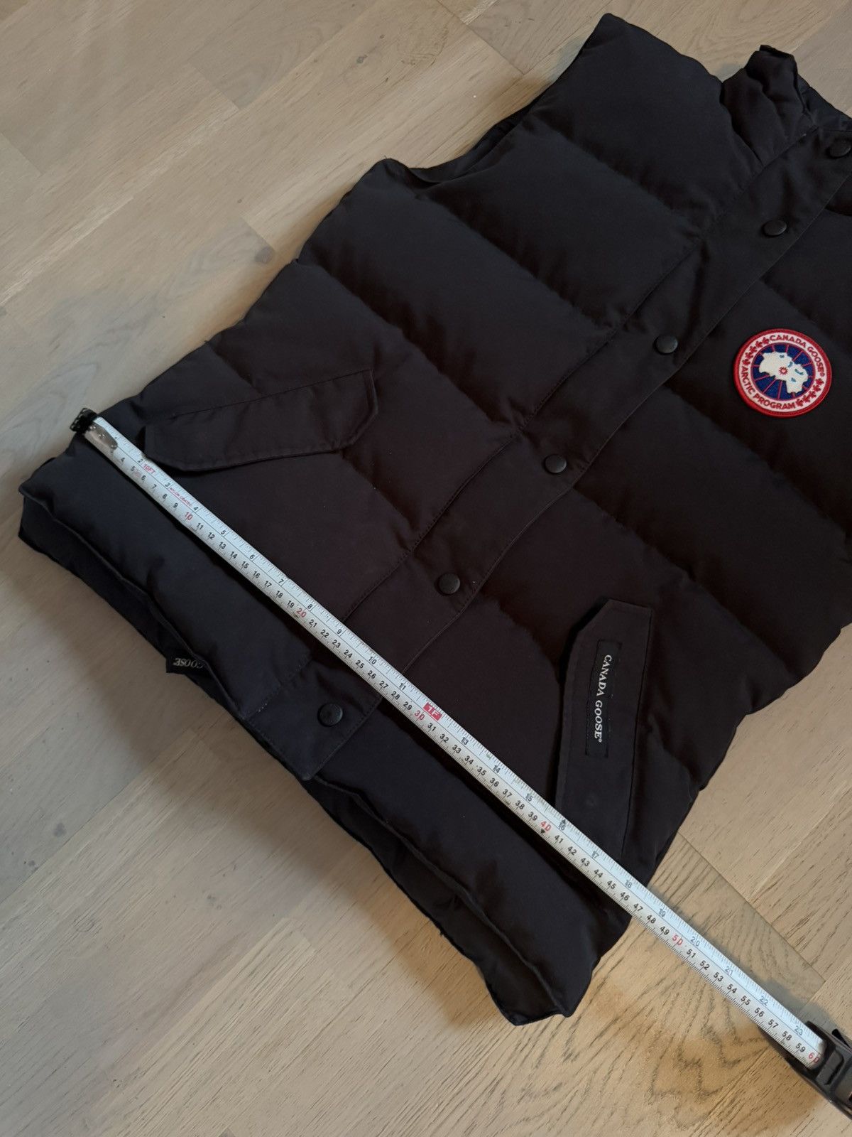 Canada Goose CANADA GOOSE gilet Study photos for REAL TAPE MEASUREMENTS Size M / US 6-8 / IT 42-44 - 23 Thumbnail