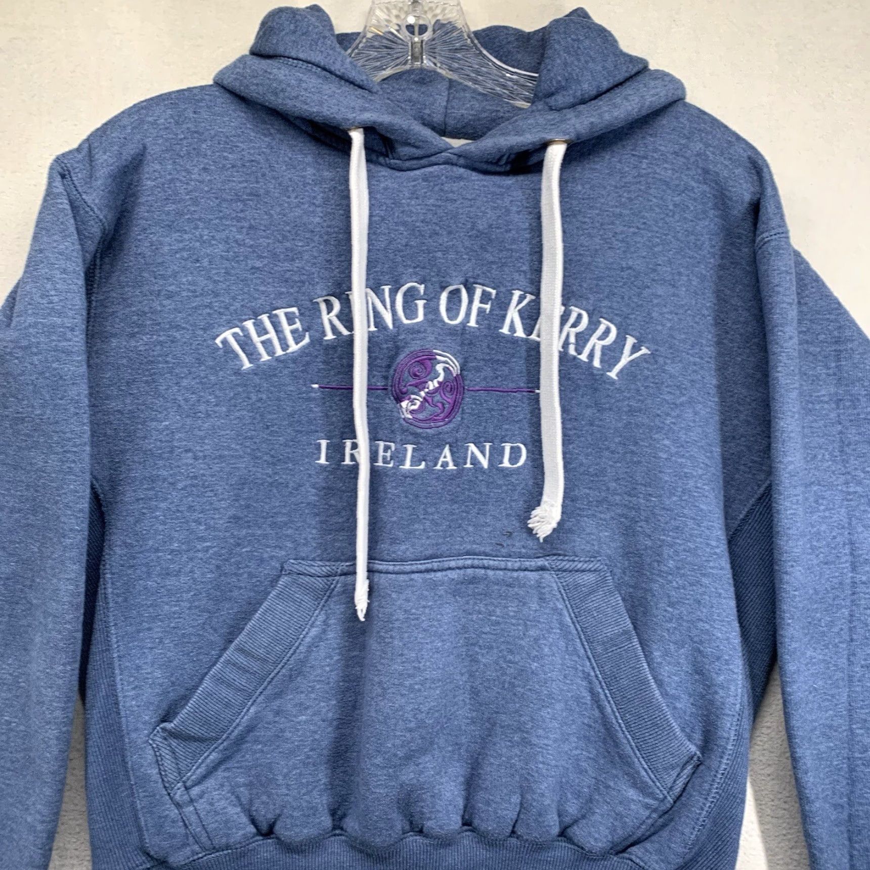 Logo 7 VINTAGE Quills Hoodie XS Unisex Adults 90s Ring Of Kerry Ireland Embroidered Logo Blue Cotton Blend Fleece Hooded Pockets Pullover Size US XS / EU 42 / 0 - 6 Thumbnail