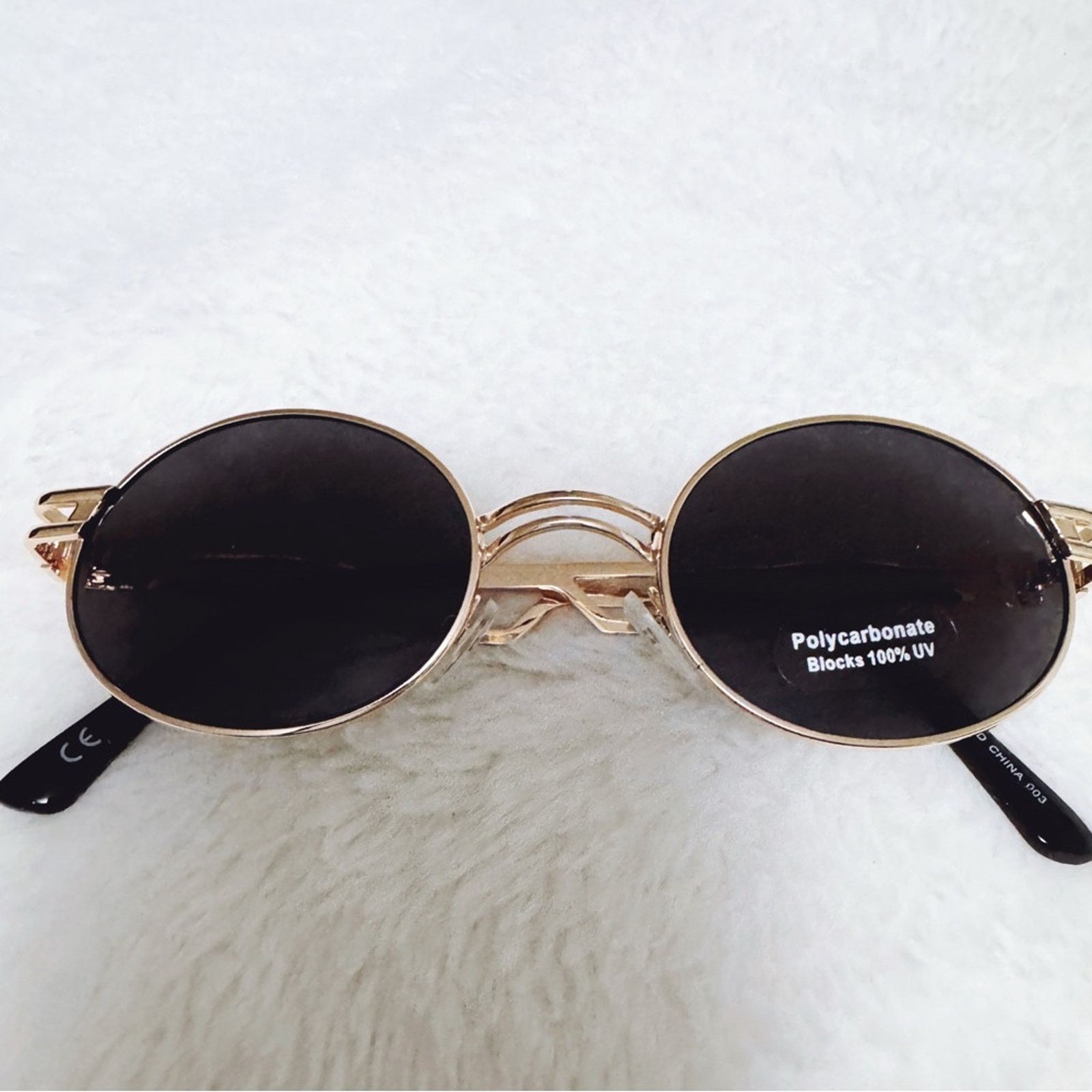Other Brandon Black with Gold Rim Round Sunglasses Size ONE SIZE - 1 Thumbnail