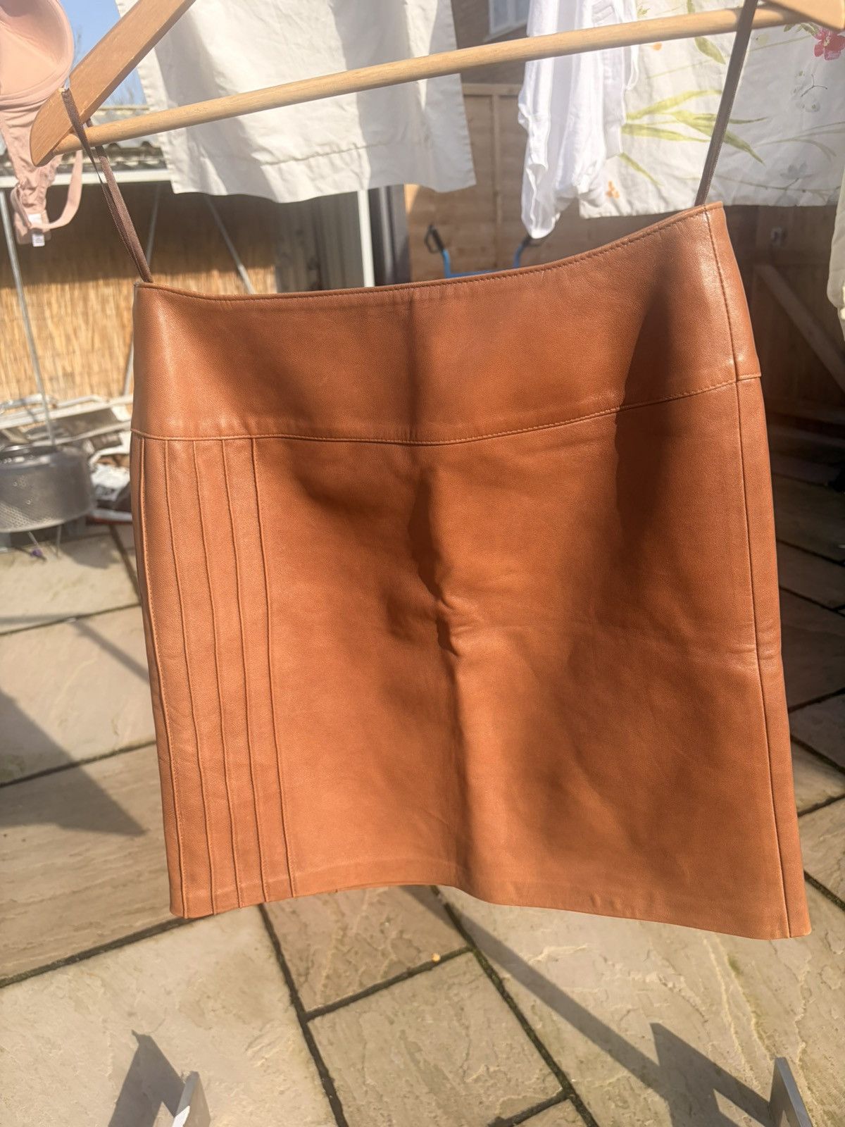 Vintage REAL LEATHER VINTAGE MINI SKIRT – UK 10 – MADE IN UK Size 28" / US 6 / IT 42 - 3 Thumbnail