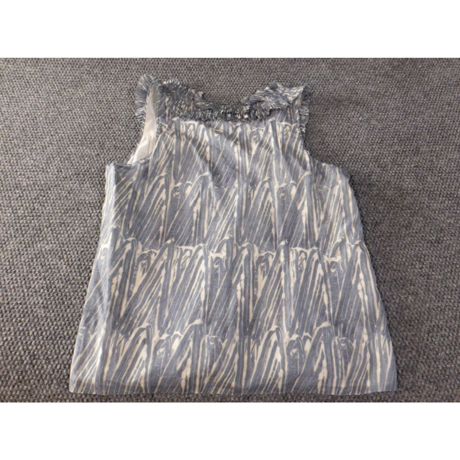 Banana Republic Banana Republic Blouse Womens L Blue Geometric Lined Pullover Sleeveless Cap Neck Round Neck Rayon Cotton Silk Ruffle Casual Basic Classic Size L / US 10 / IT 46 - 7 Thumbnail