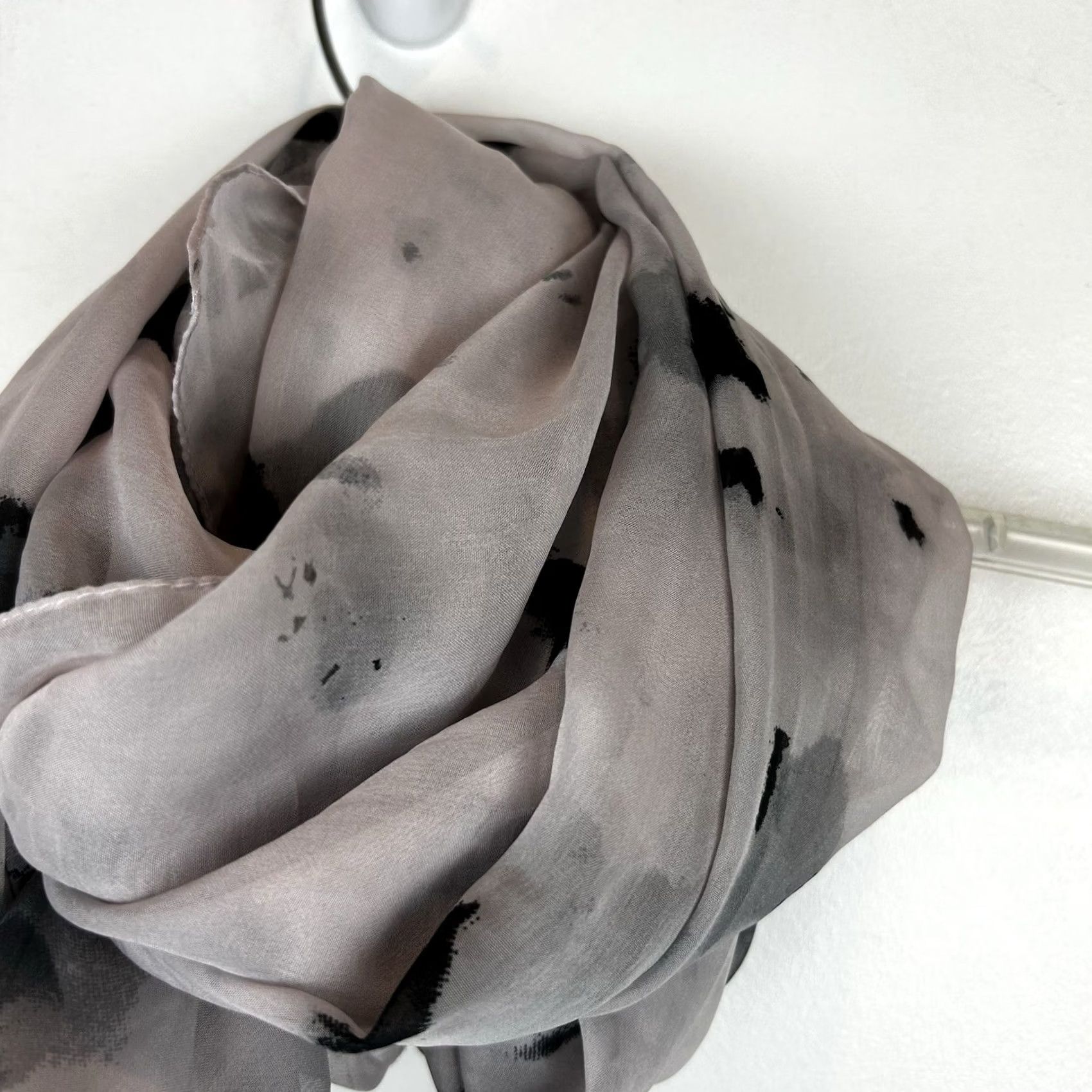 Vintage Pale Pink Flowy Scarf Lightweight Sheer Modern Classic Read Size ONE SIZE - 3 Thumbnail