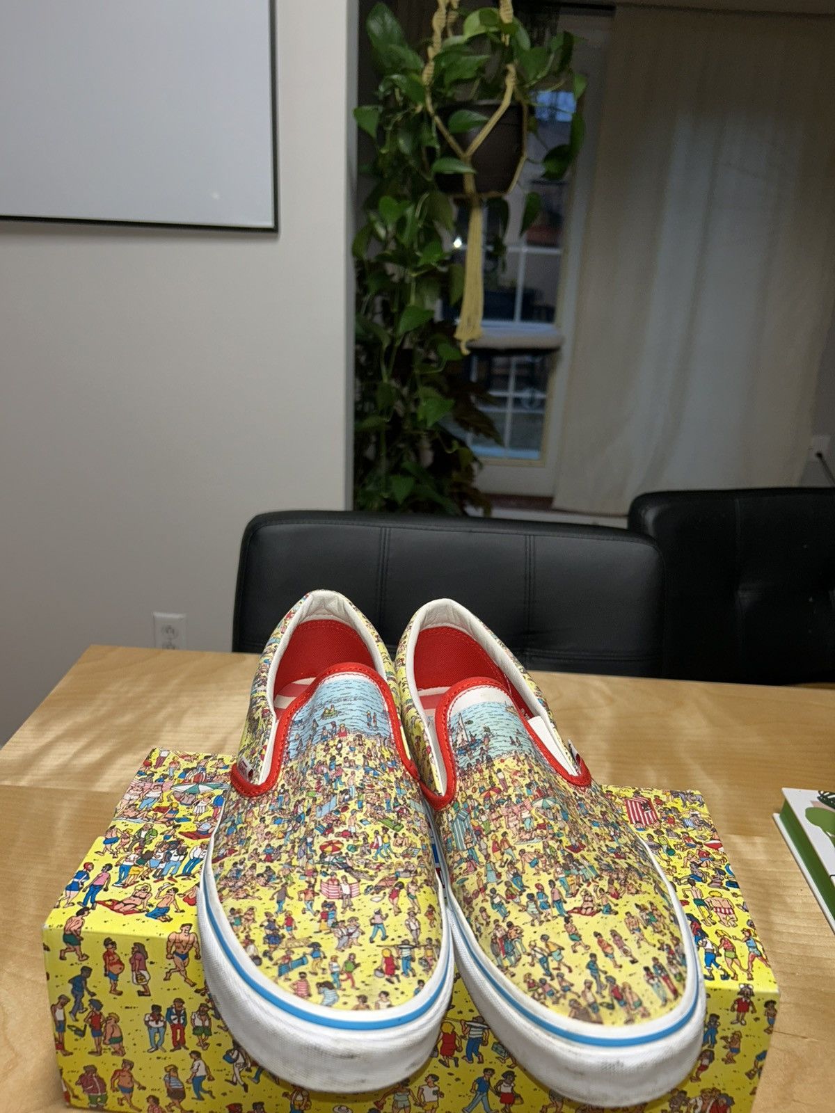 Vans Wheres waldo slip on vans Size US 11 / EU 44 - 2 Thumbnail