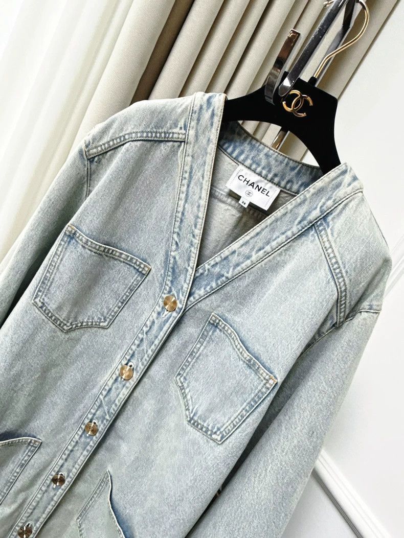 Chanel Chanel 21C Denim Jacket with Camellia Detail Size M / US 6-8 / IT 42-44 - 3 Thumbnail