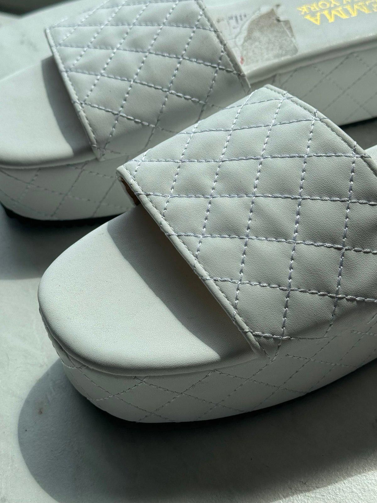 Designer White Sandals Size US 9 / IT 39 - 2 Thumbnail