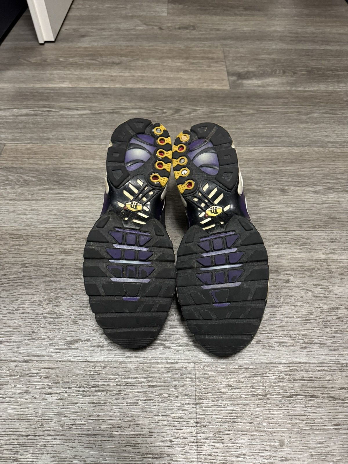 Nike Nike air max plus OG voltage purple Size US 10.5 / EU 43-44 - 5 Thumbnail