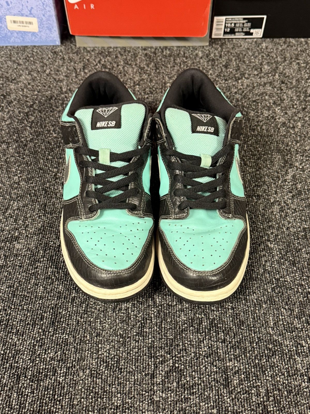 Diamond Supply Co. × Nike Nike SB Dunk low diamond supply size 10.5 Size US 10.5 / EU 43-44 - 2 Thumbnail