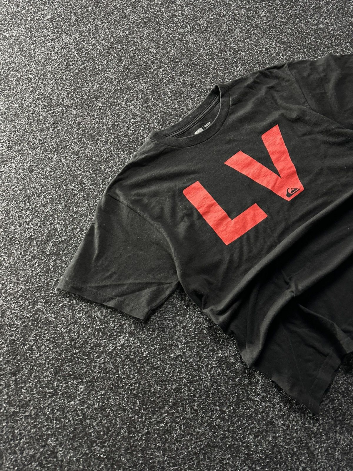 Quiksilver 🚨 VINTAGE BIG LOGO LV QUICKSILVER black faded SURF Y2K RARE Size US M / EU 48-50 / 2 - 2 Thumbnail