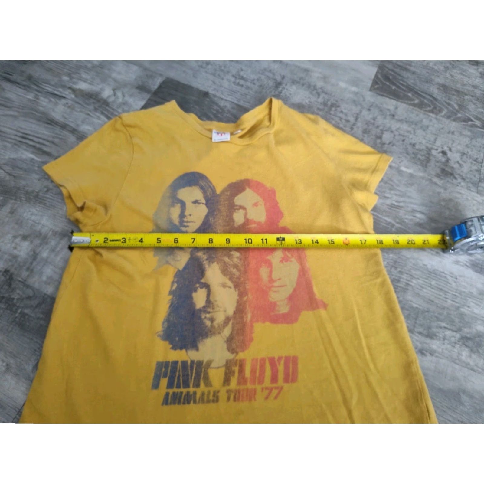Junk Food VINTAGE Pink Floyd Animals Tour 77 Rock Music Women's Yellow T-Shirt Sz L Retro 70s 80s 90s Size L / US 10 / IT 46 - 7 Thumbnail