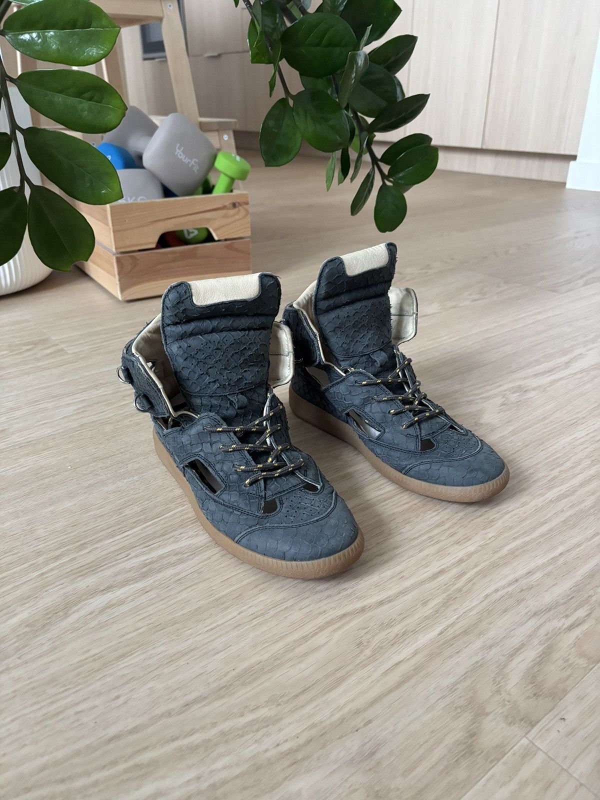 Maison Margiela Maison Margiela High Top Cutout Panelled Size US 5 / EU 37 - 2 Thumbnail