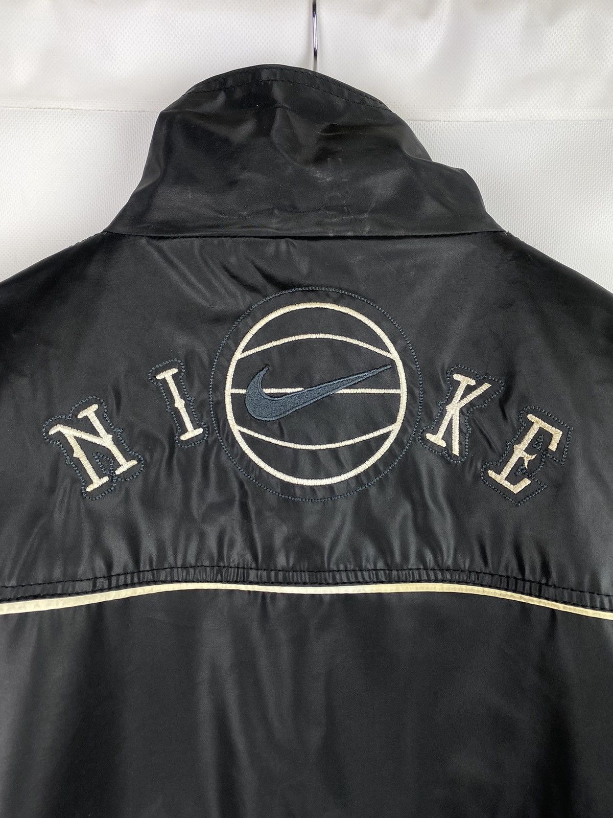 Nike × Vintage VTG Nike basketball logo bomber jacket Size US L / EU 52-54 / 3 - 15 Thumbnail