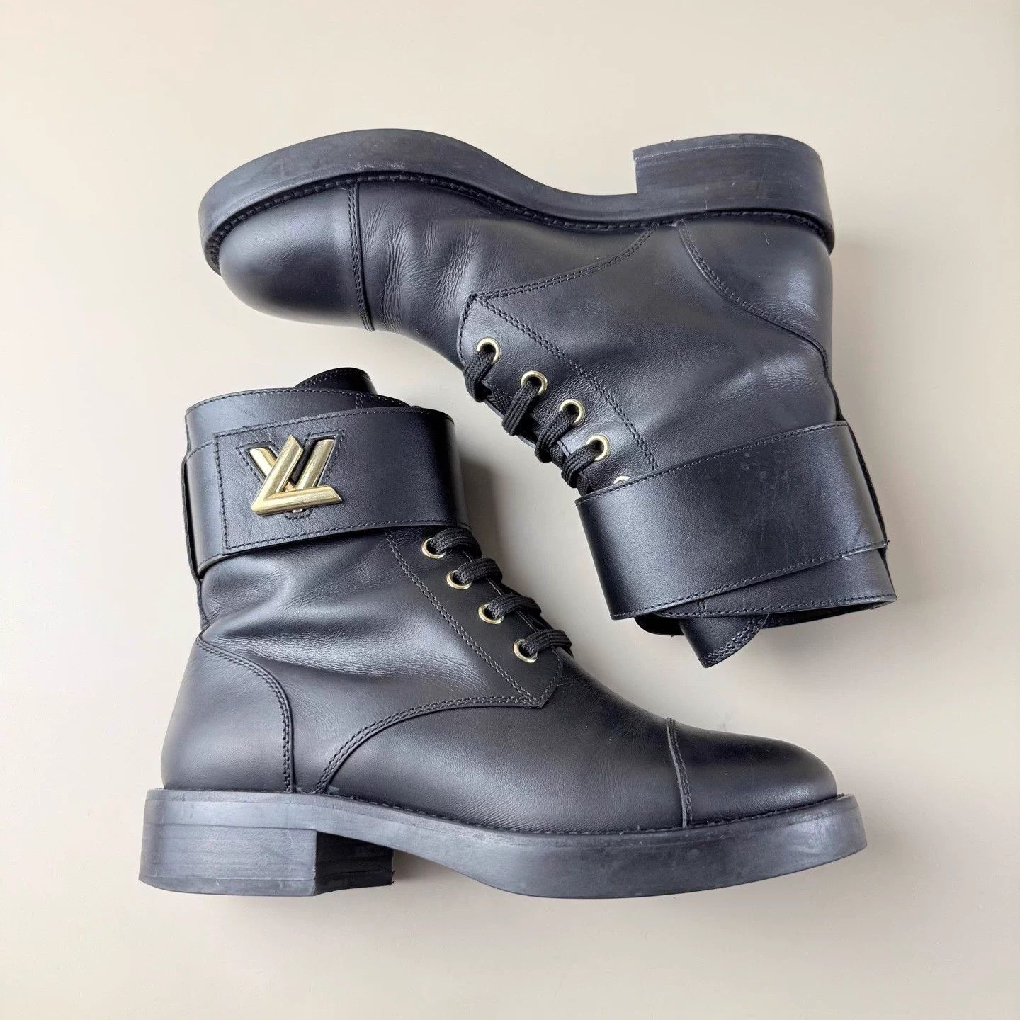 Louis Vuitton LV Black Gold Laced Lock Buckle Short Boots 35.5 Size US 4.5 / IT 34.5 - 6 Thumbnail
