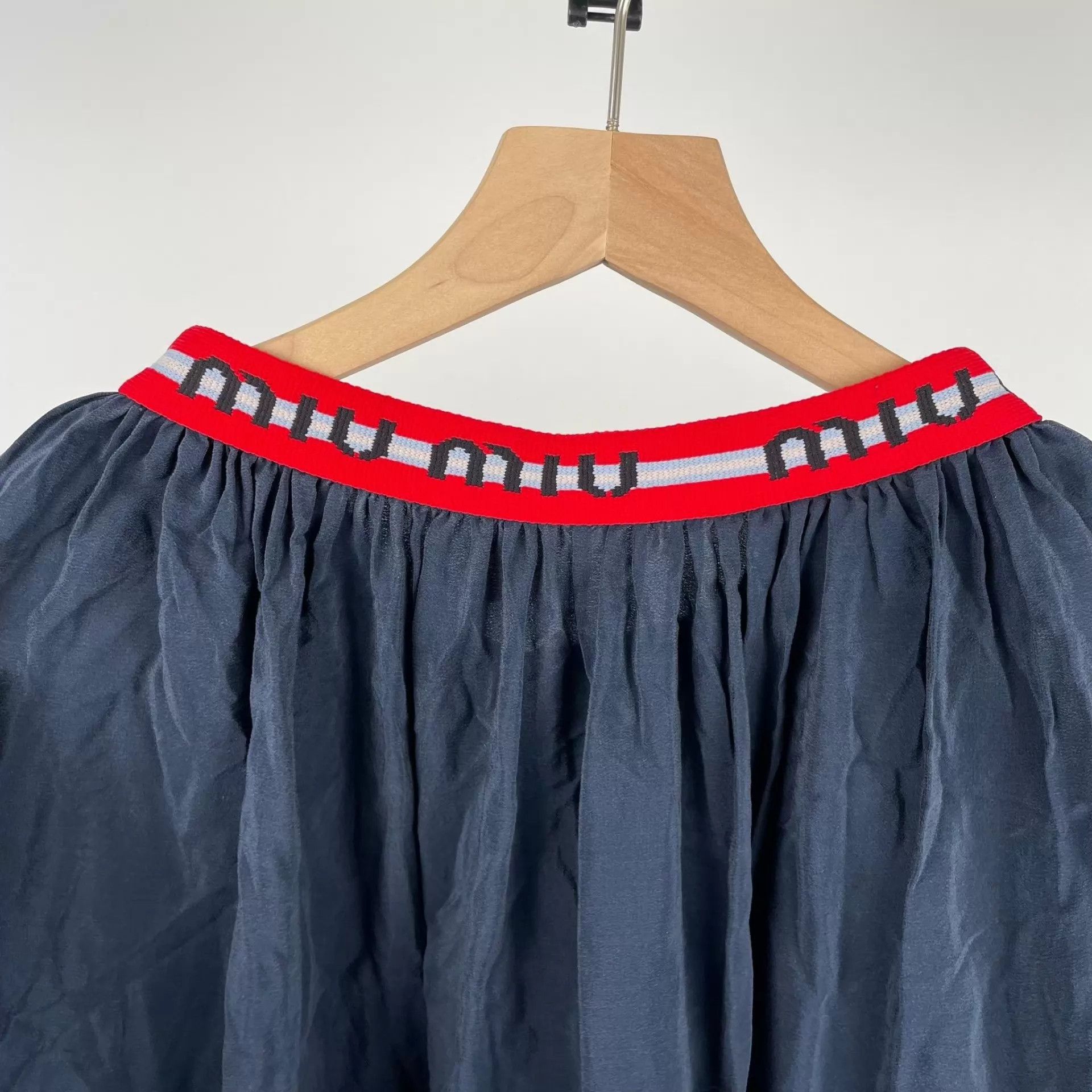 Miu Miu MIU MIU Women's Silk Pleated Skirt Size 26" / US 2 / IT 38 - 7 Thumbnail