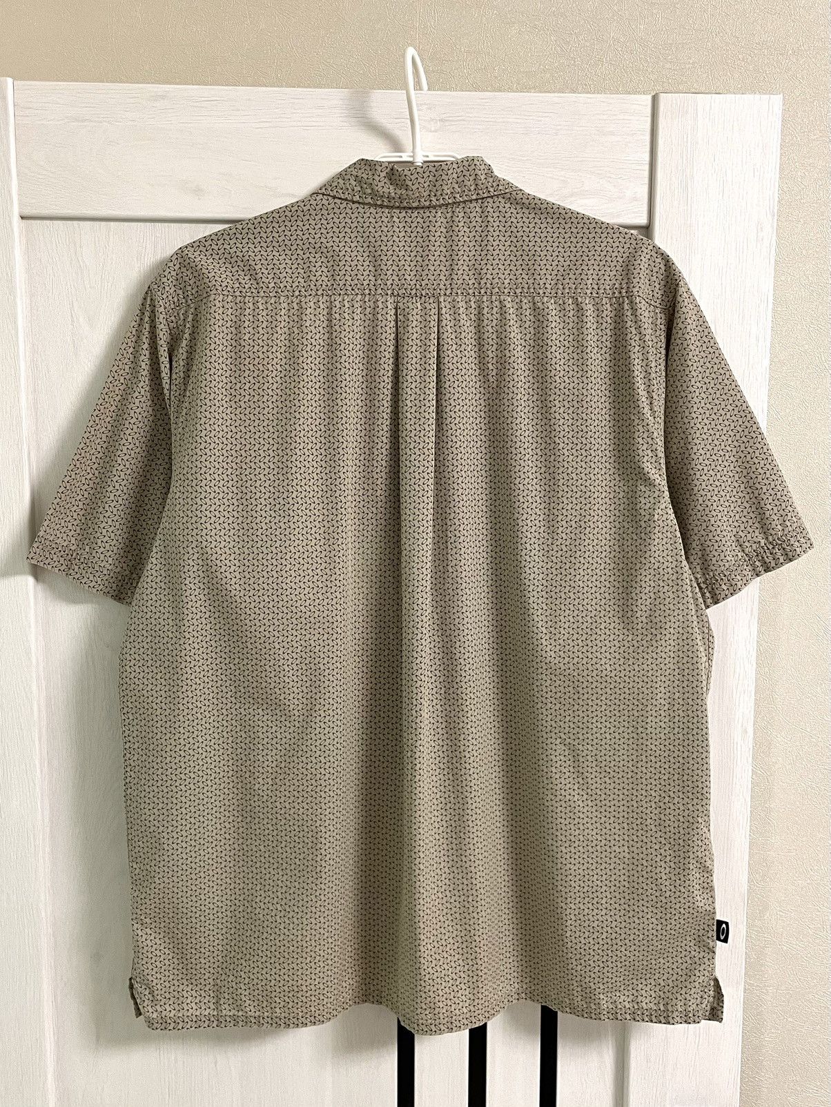 Oakley Vintage 90s Oakley Metal Logo Camp Collar Cuban Button Shirt Size US L / EU 52-54 / 3 - 14 Thumbnail
