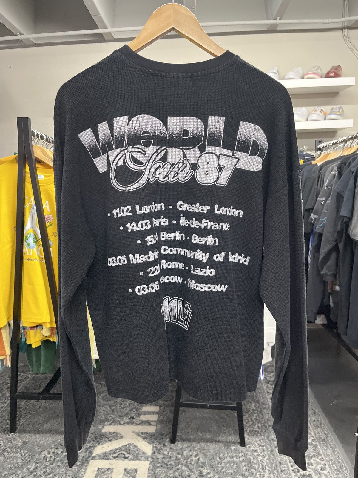 Other Made Timeless World Tour Thermal Size US S / EU 44-46 / 1 - 2 Thumbnail