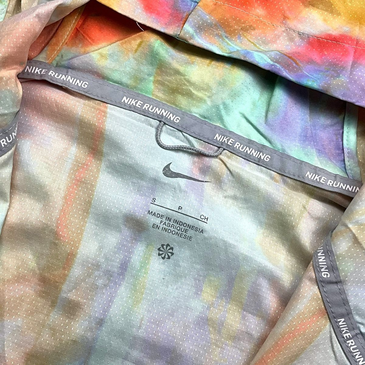 Nike Nike WMNS Lightweight Running Jacket Size US S / EU 44-46 / 1 - 14 Thumbnail