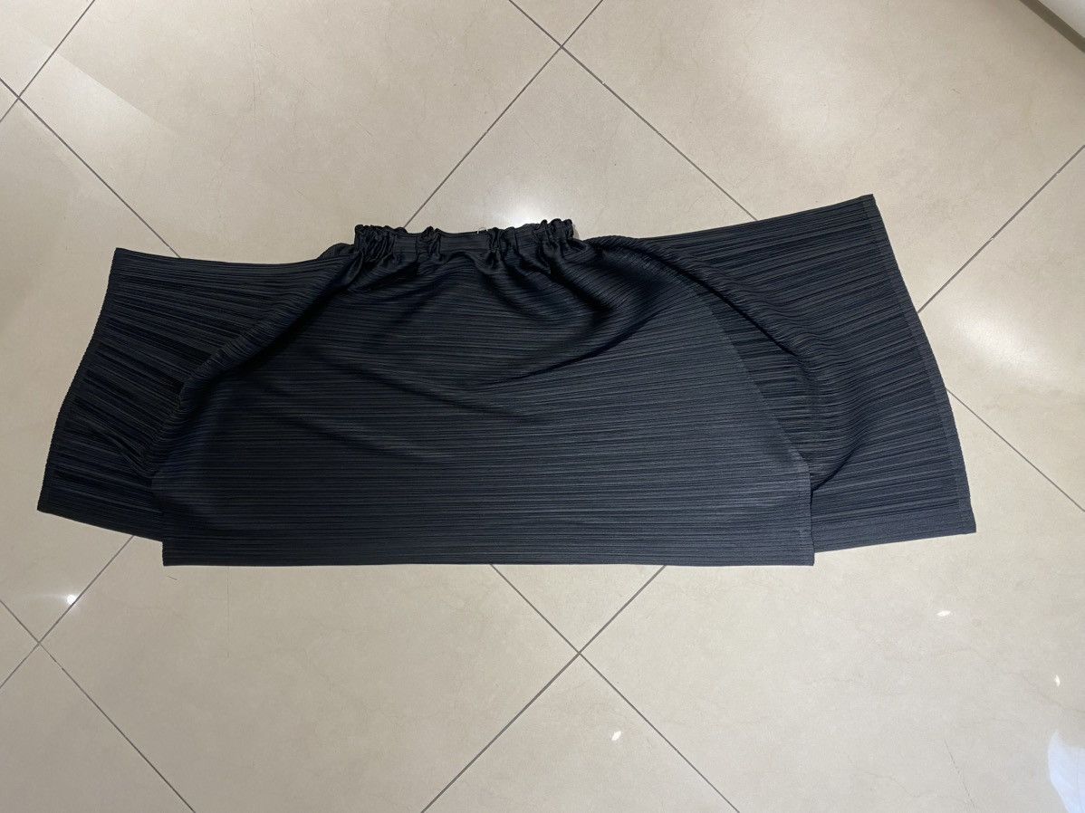 Pleats Please Issey Miyake Pleats Please Issey Miyake Black Motion Skirt Size 28" / US 6 / IT 42 - 7 Thumbnail