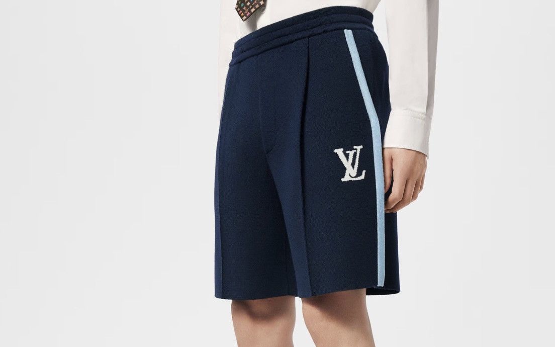 Louis Vuitton Rare Louis Vuitton Big Logo Shorts Size US 34 / EU 50 - 1 Thumbnail